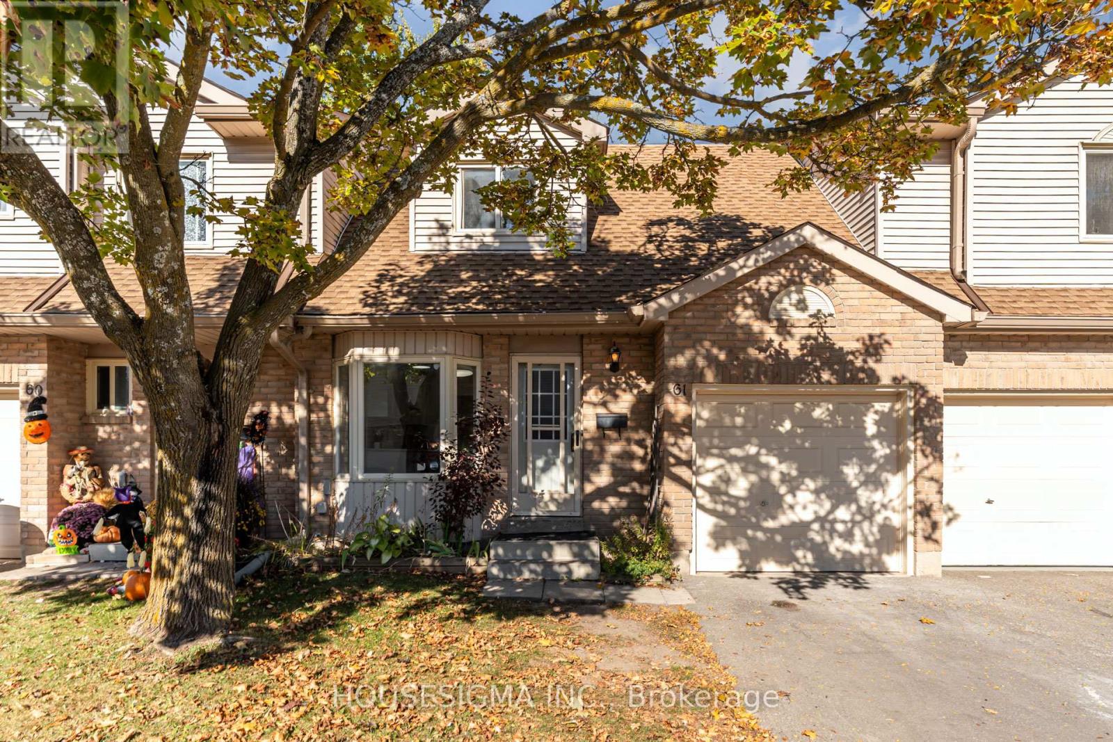 61 - 31 Parkview Drive, Orangeville, Ontario  L9W 4J1 - Photo 1 - W12468928