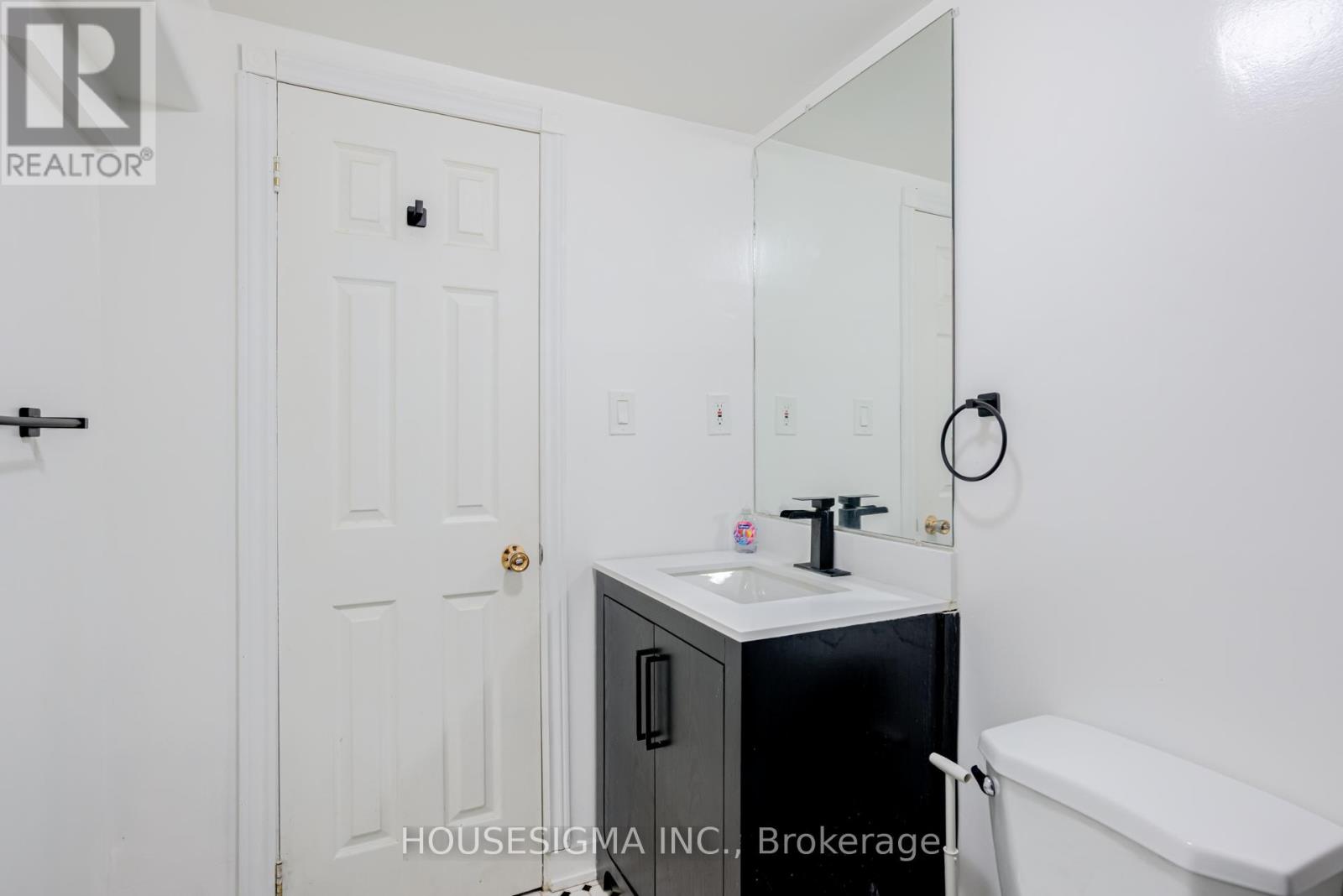 61 - 31 Parkview Drive, Orangeville, Ontario  L9W 4J1 - Photo 18 - W12468928