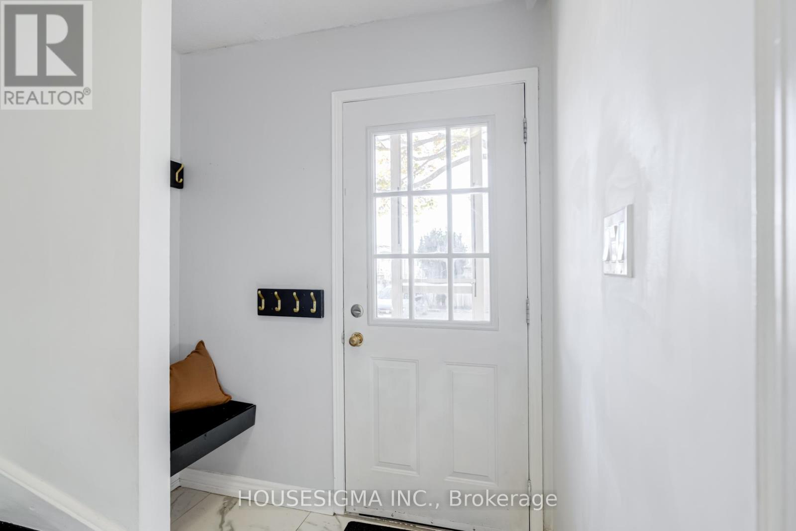 61 - 31 Parkview Drive, Orangeville, Ontario  L9W 4J1 - Photo 4 - W12468928