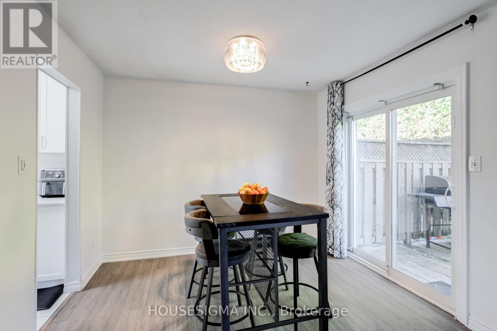 61 - 31 Parkview Drive, Orangeville, Ontario  L9W 4J1 - Photo 6 - W12468928