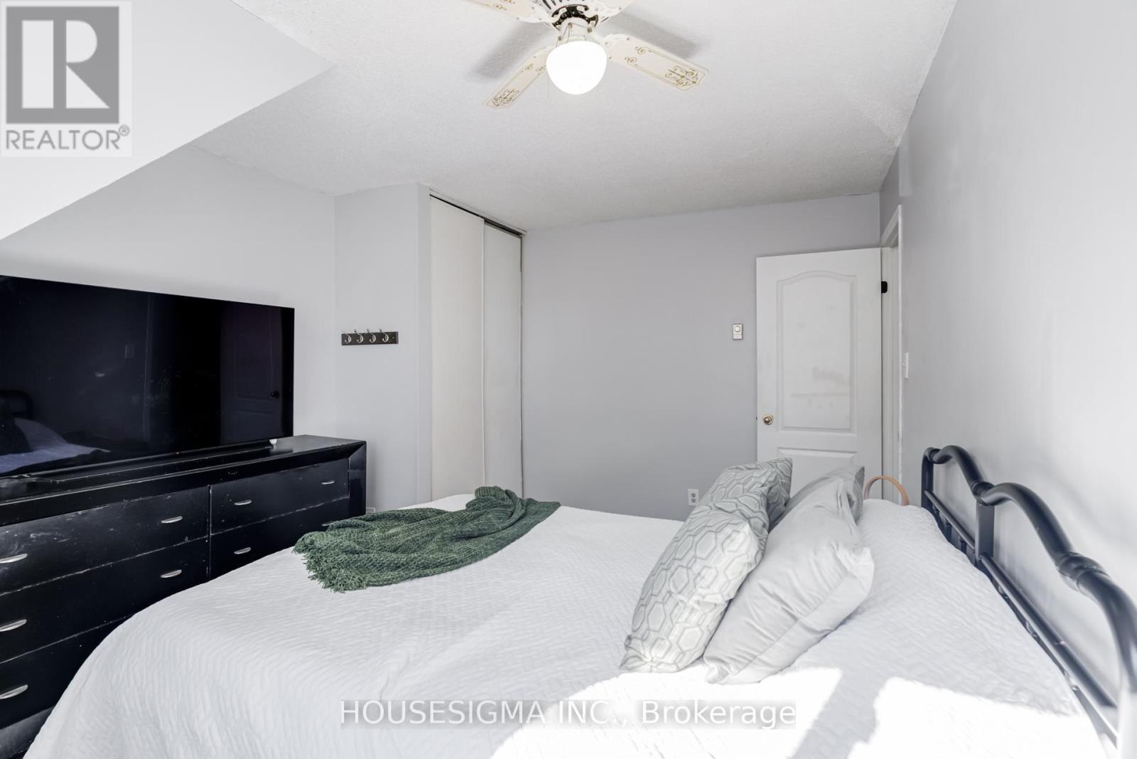 61 - 31 Parkview Drive, Orangeville, Ontario  L9W 4J1 - Photo 8 - W12468928