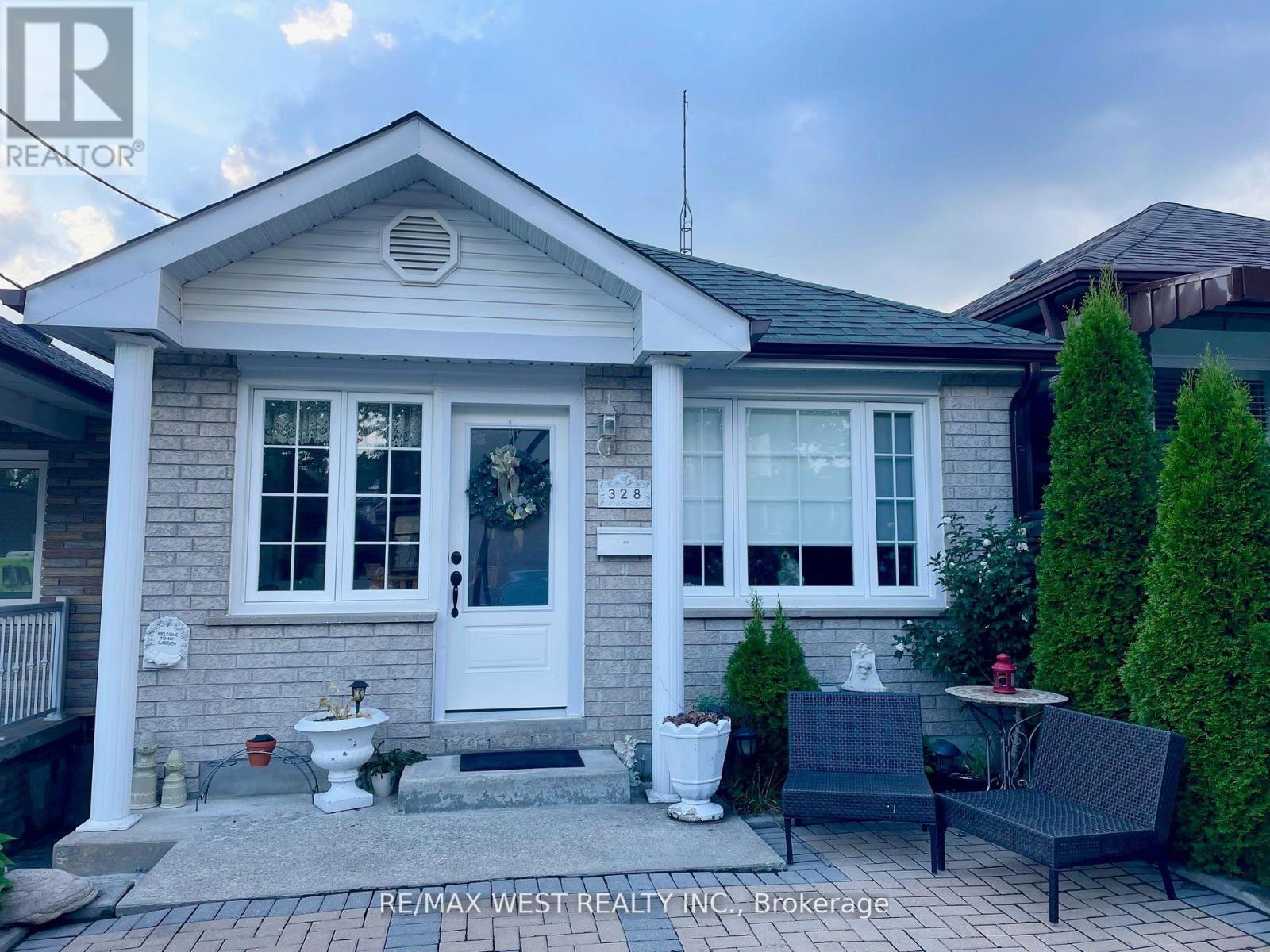 LOWER - 328 CALEDONIA ROAD, Toronto, Ontario
