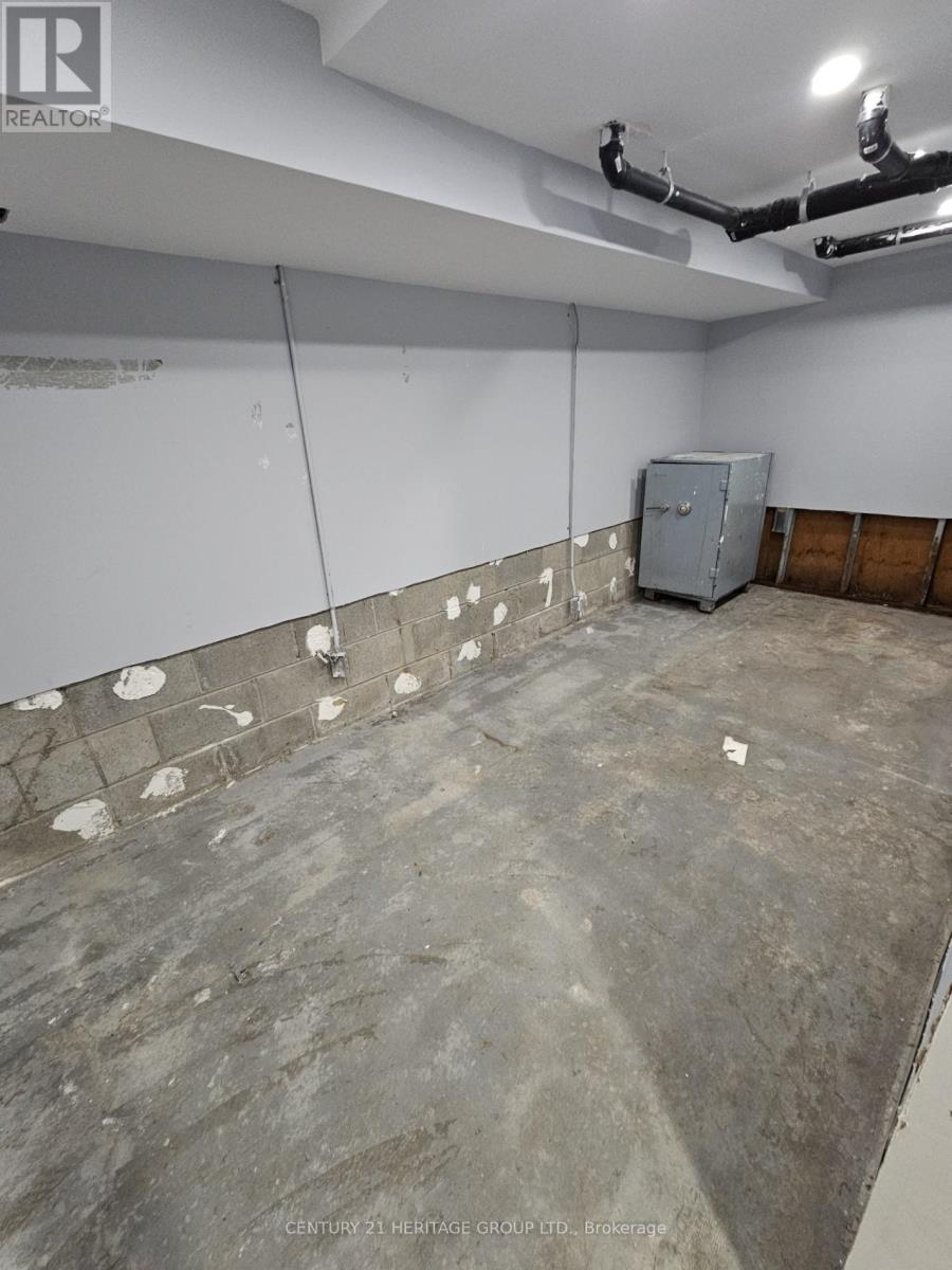 734 Wilson Avenue, Toronto, Ontario  M3K 1E2 - Photo 11 - W12468988