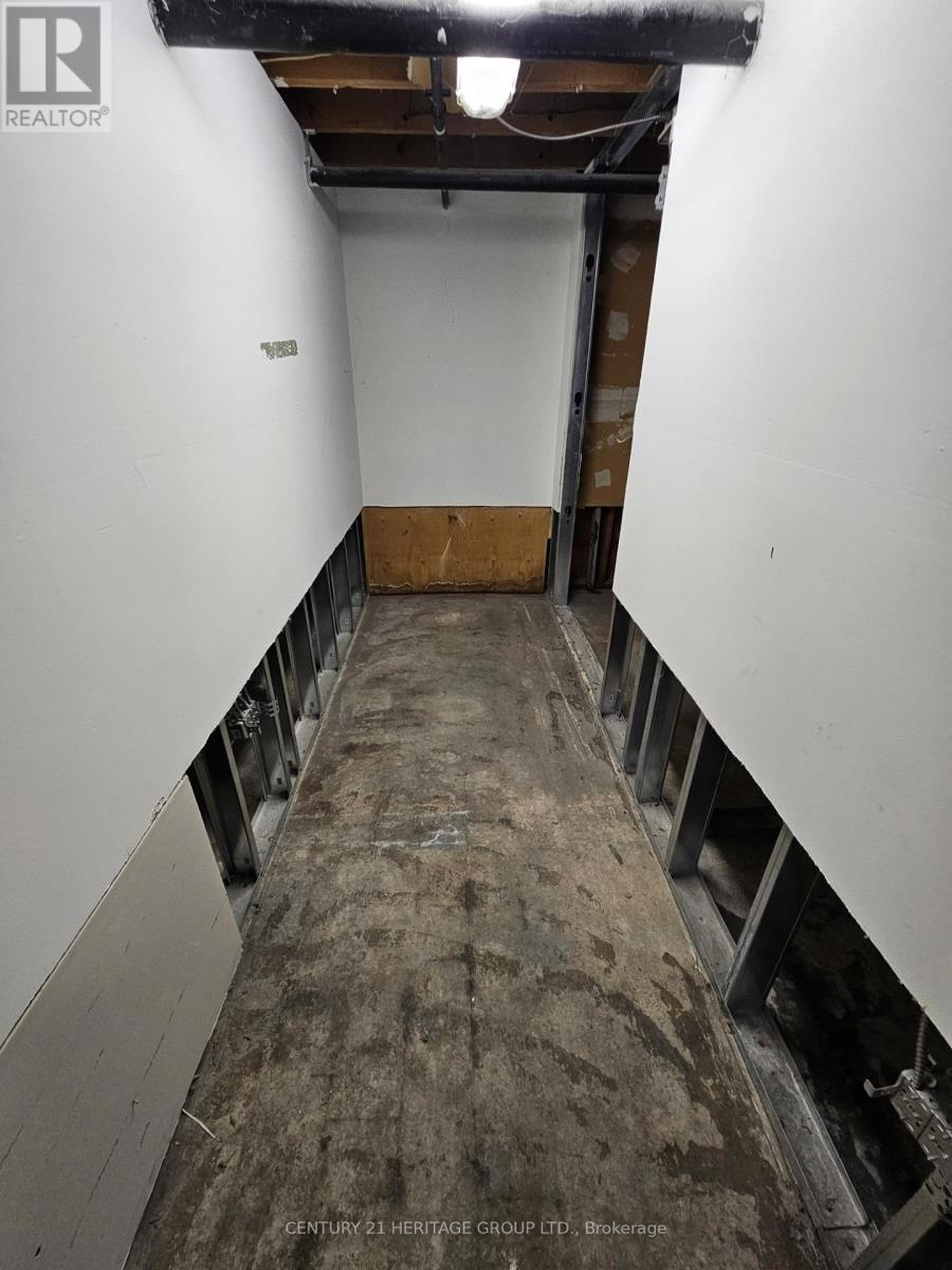 734 Wilson Avenue, Toronto, Ontario  M3K 1E2 - Photo 12 - W12468988