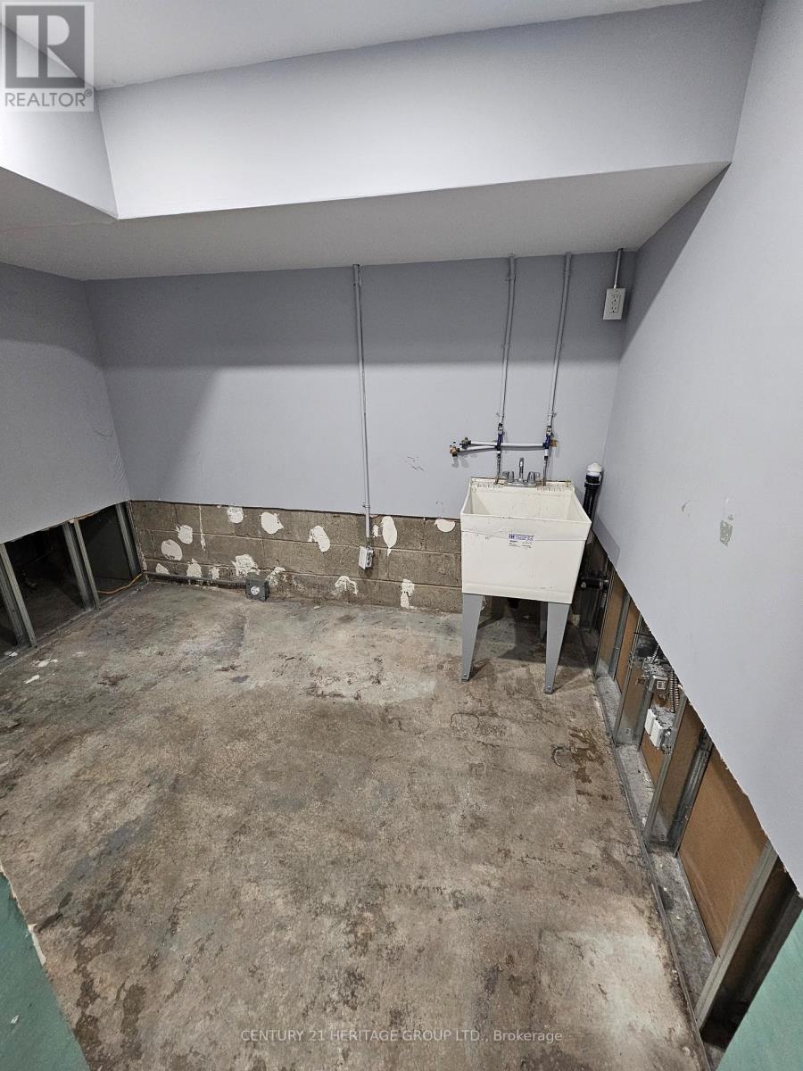 734 Wilson Avenue, Toronto, Ontario  M3K 1E2 - Photo 14 - W12468988
