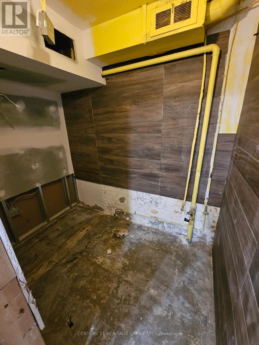 734 Wilson Avenue, Toronto, Ontario  M3K 1E2 - Photo 15 - W12468988
