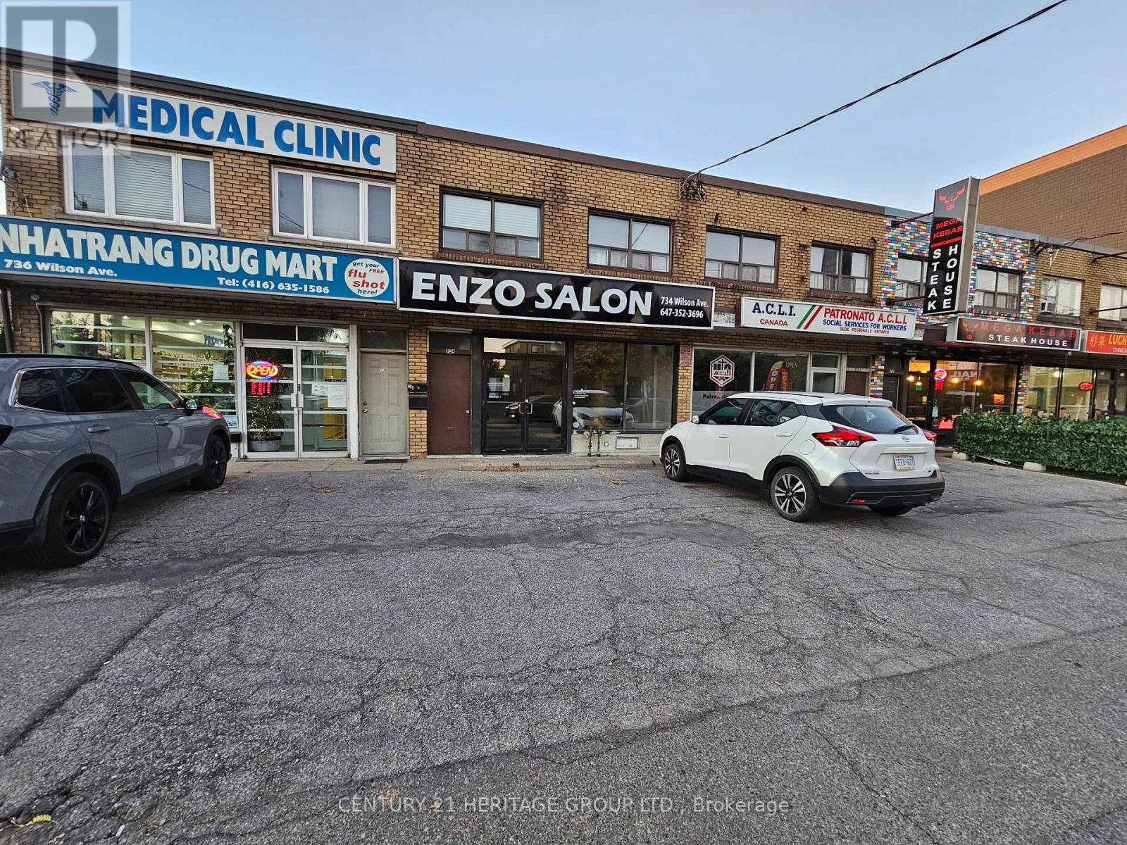 734 Wilson Avenue, Toronto, Ontario  M3K 1E2 - Photo 2 - W12468988