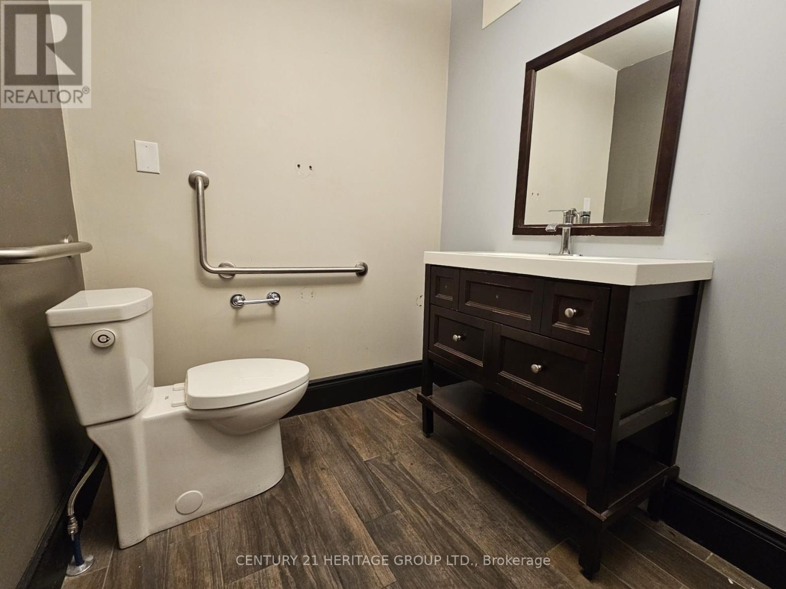 734 Wilson Avenue, Toronto, Ontario  M3K 1E2 - Photo 6 - W12468988
