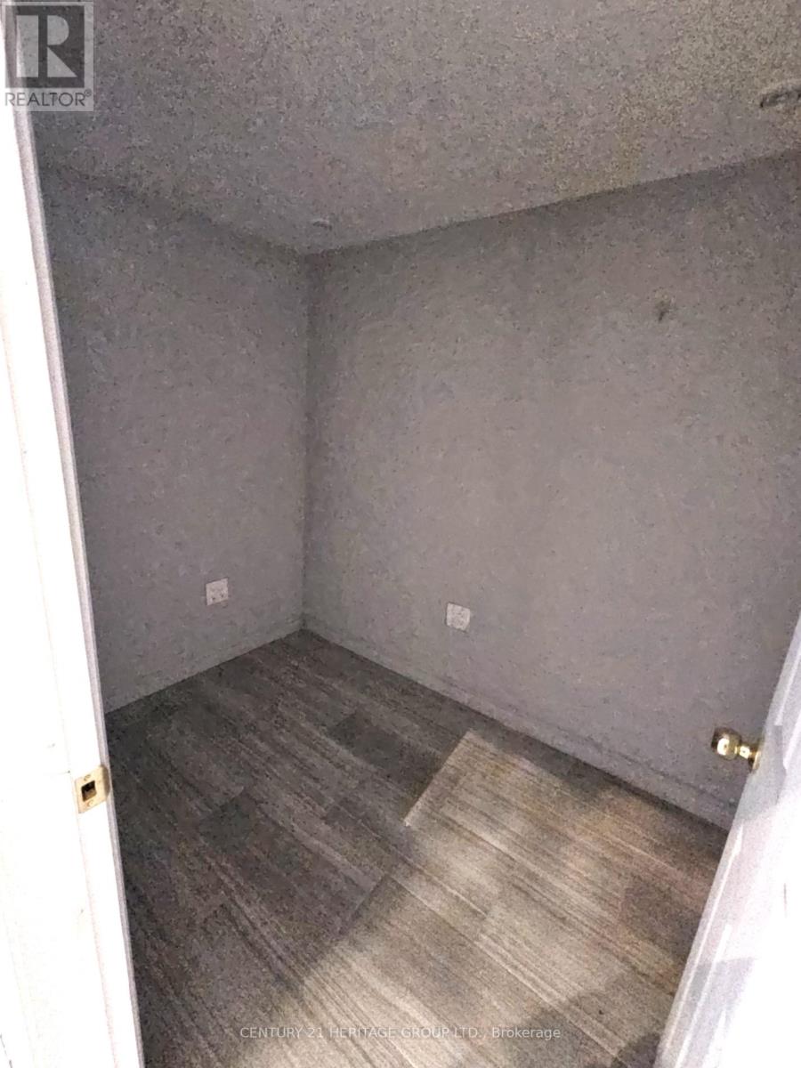 734 Wilson Avenue, Toronto, Ontario  M3K 1E2 - Photo 8 - W12468988