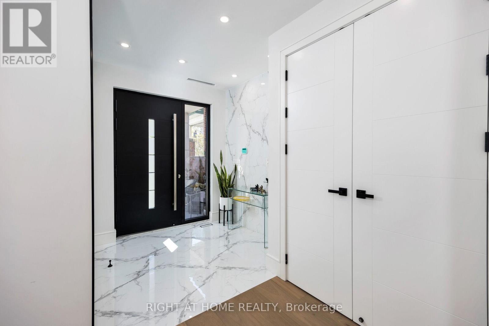 40 Sixth Street, Toronto, Ontario  M8V 3A2 - Photo 3 - W12468989