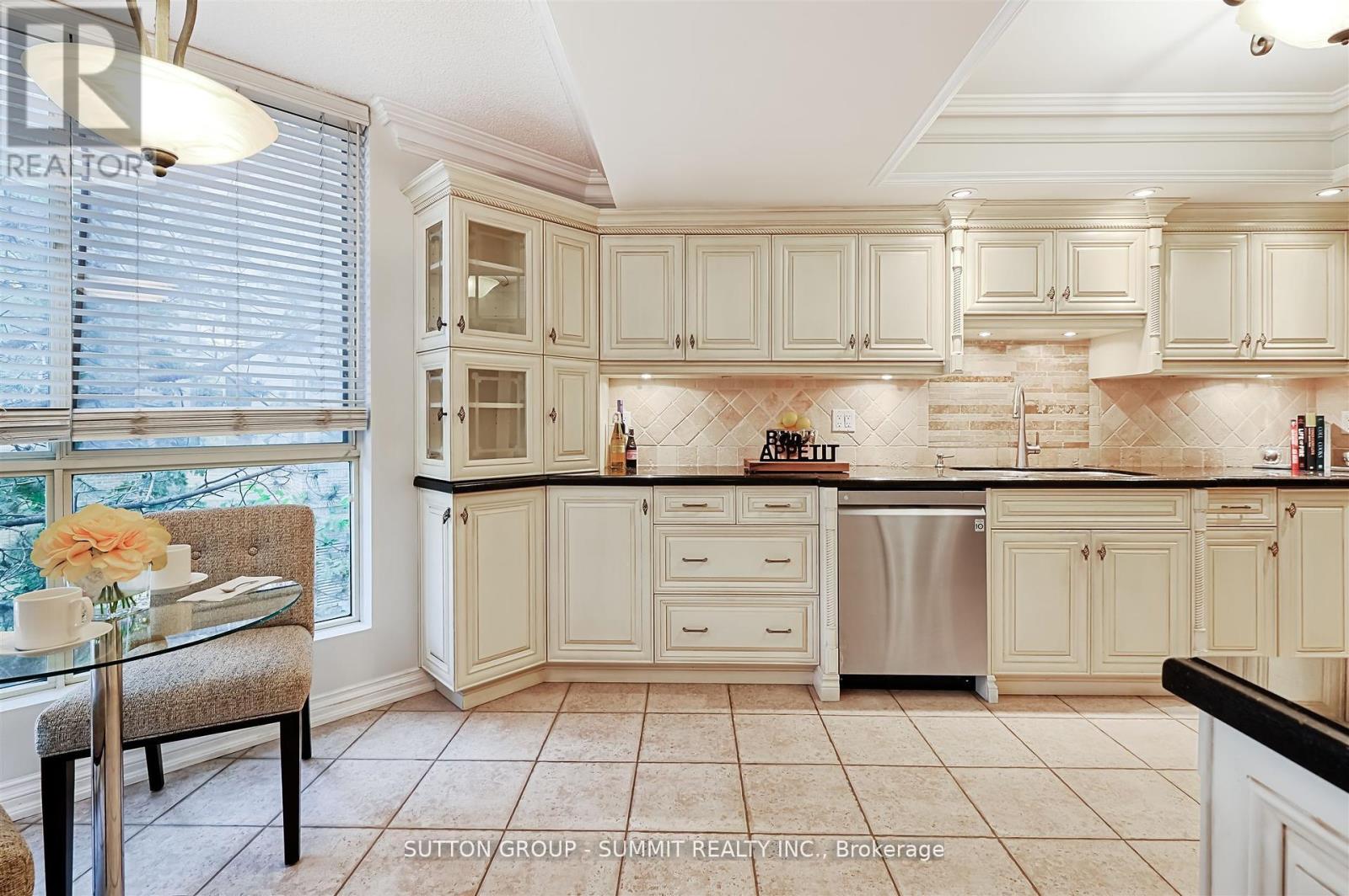 209 - 55 Kingsbridge Garden Circle, Mississauga, Ontario  L5R 1Y1 - Photo 15 - W12469000