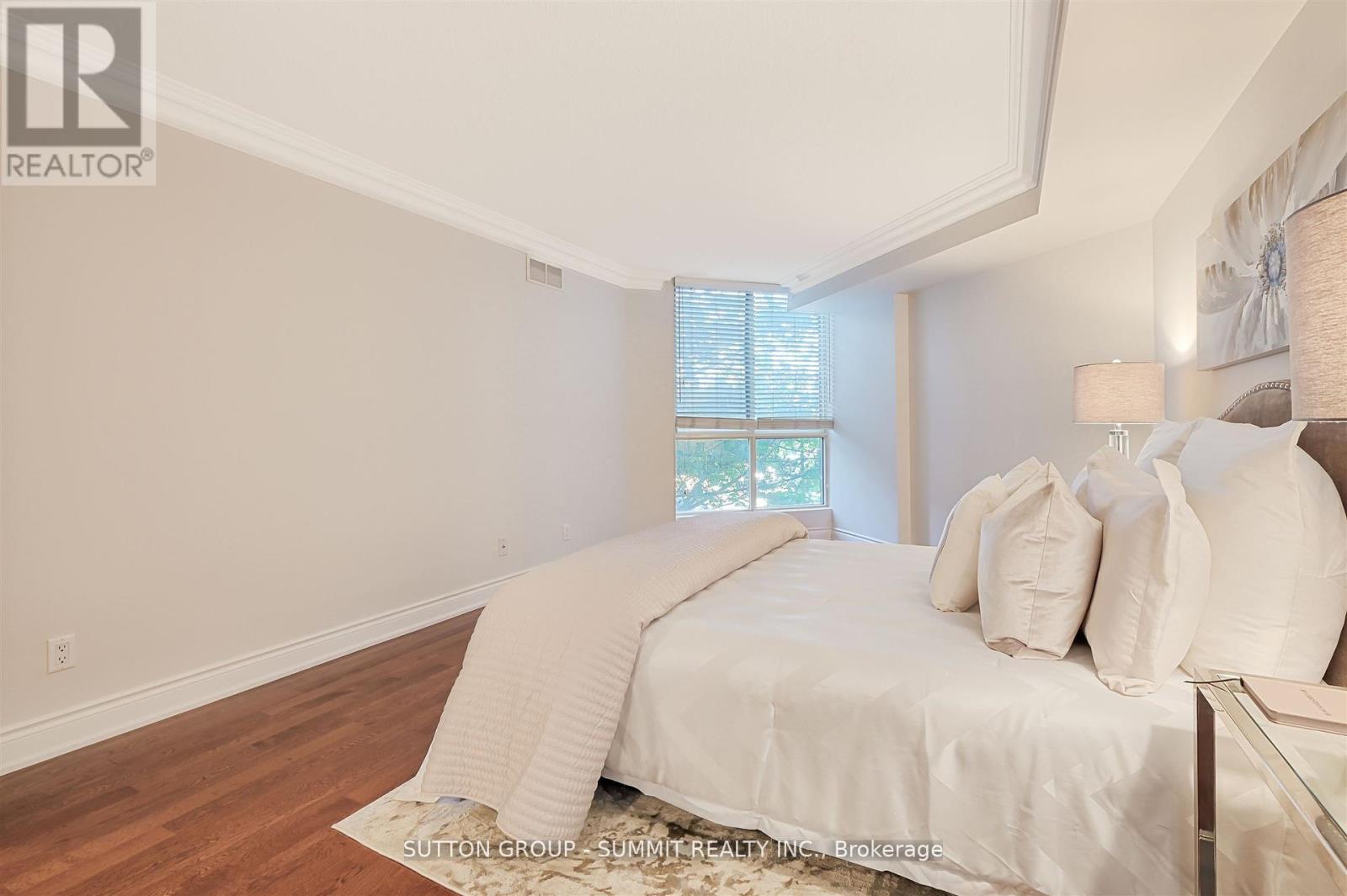209 - 55 Kingsbridge Garden Circle, Mississauga, Ontario  L5R 1Y1 - Photo 22 - W12469000