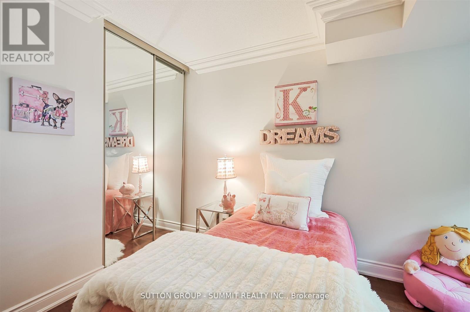 209 - 55 Kingsbridge Garden Circle, Mississauga, Ontario  L5R 1Y1 - Photo 26 - W12469000