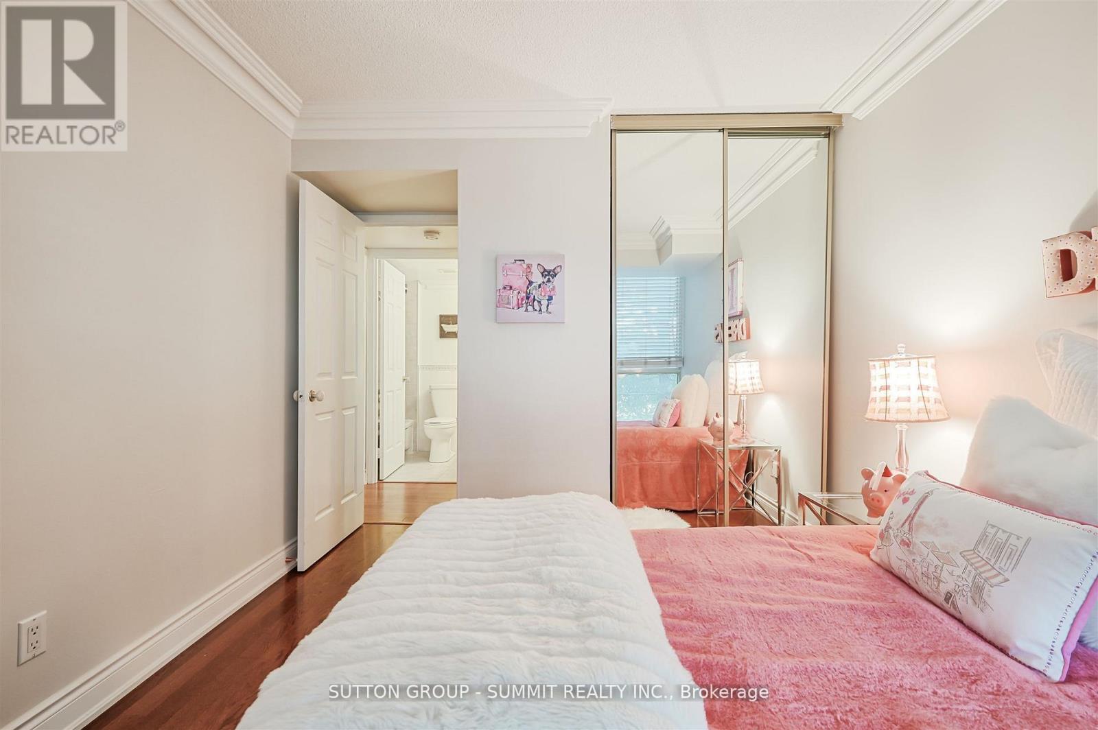 209 - 55 Kingsbridge Garden Circle, Mississauga, Ontario  L5R 1Y1 - Photo 28 - W12469000