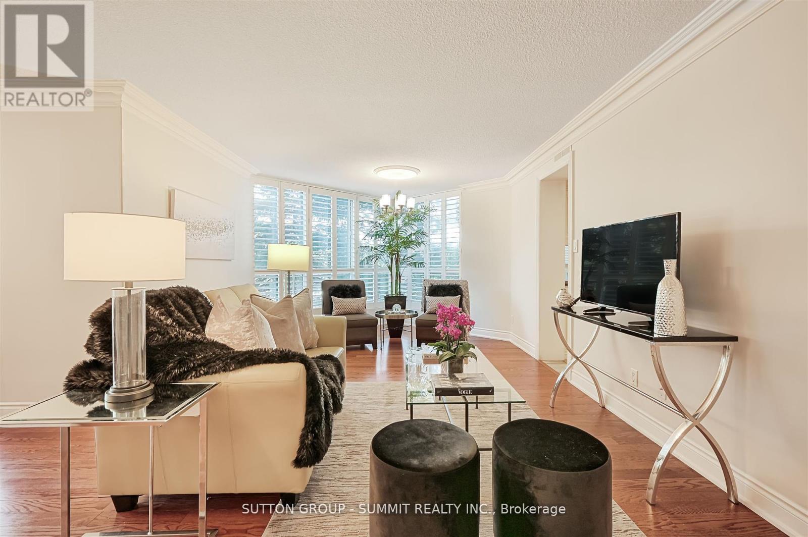 209 - 55 Kingsbridge Garden Circle, Mississauga, Ontario  L5R 1Y1 - Photo 7 - W12469000