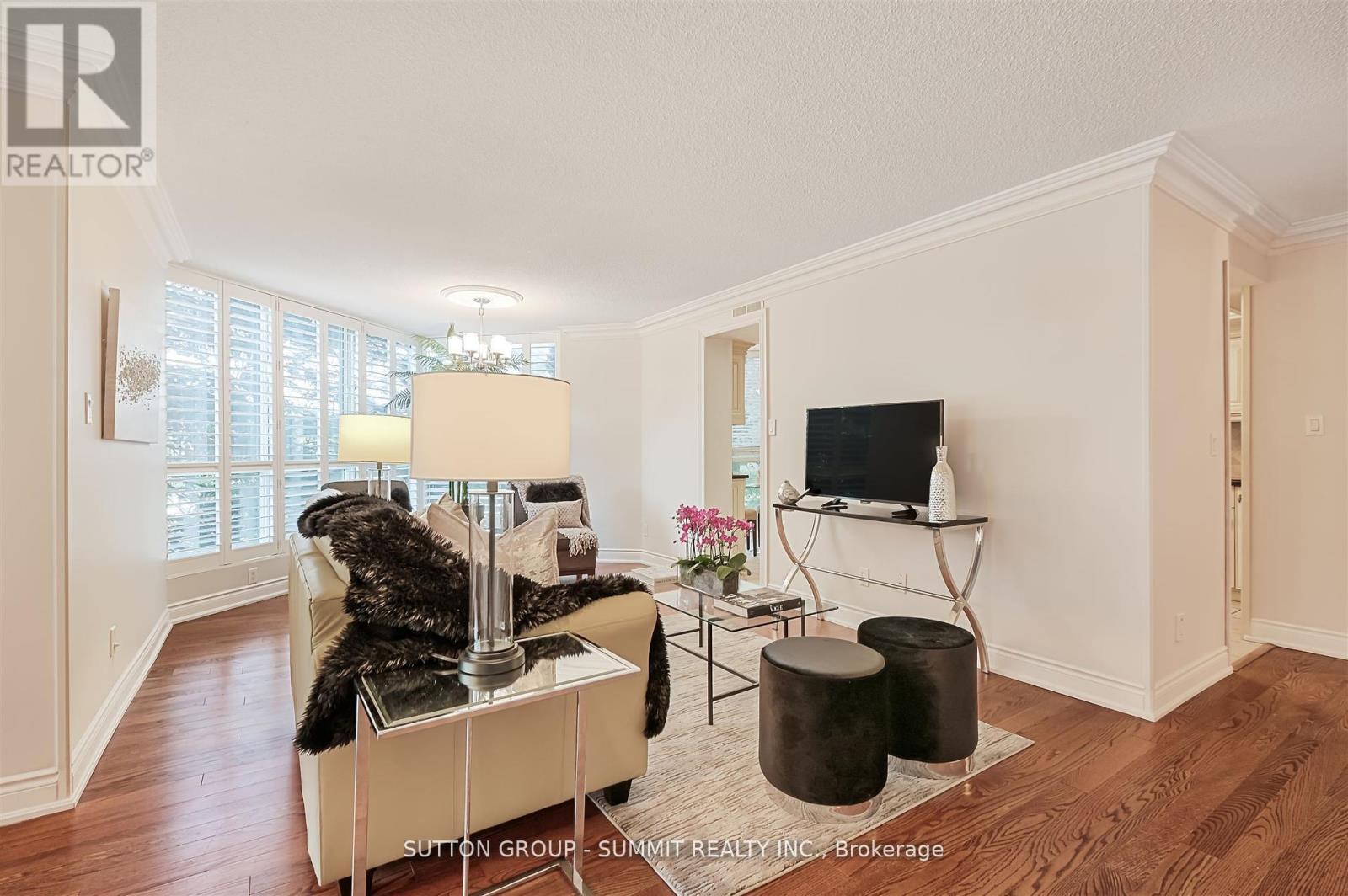 209 - 55 Kingsbridge Garden Circle, Mississauga, Ontario  L5R 1Y1 - Photo 8 - W12469000