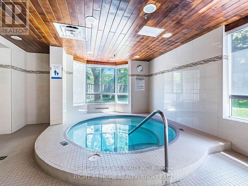 621 - 1001 Cedarglen Gate, Mississauga, Ontario  L5C 4R2 - Photo 15 - W12469016