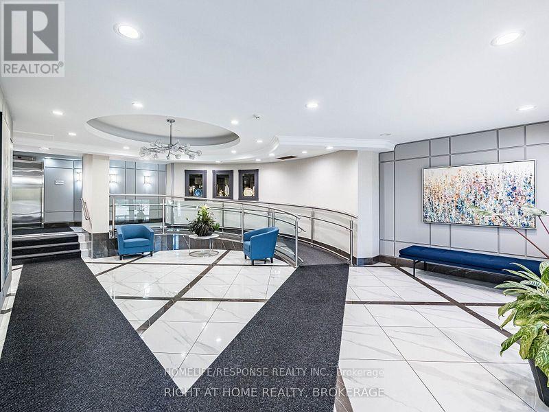 621 - 1001 Cedarglen Gate, Mississauga, Ontario  L5C 4R2 - Photo 4 - W12469016