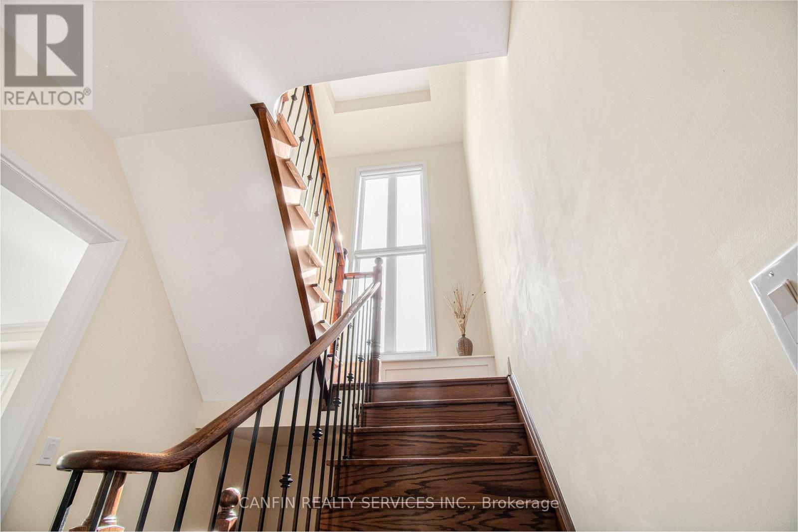 10 Calstock Place, Brampton, Ontario  L6X 0X3 - Photo 16 - W12469039