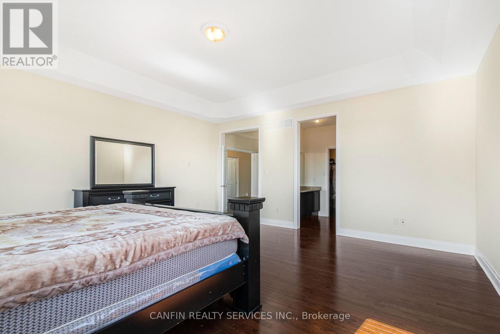 10 Calstock Place, Brampton, Ontario  L6X 0X3 - Photo 20 - W12469039