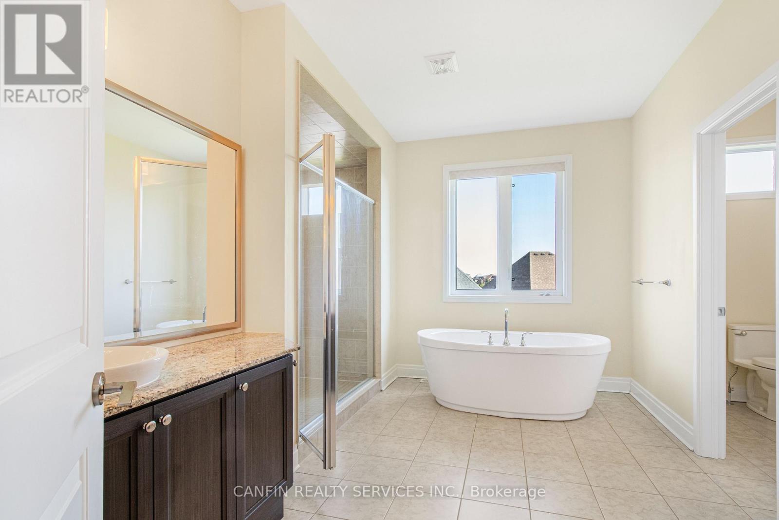 10 Calstock Place, Brampton, Ontario  L6X 0X3 - Photo 21 - W12469039