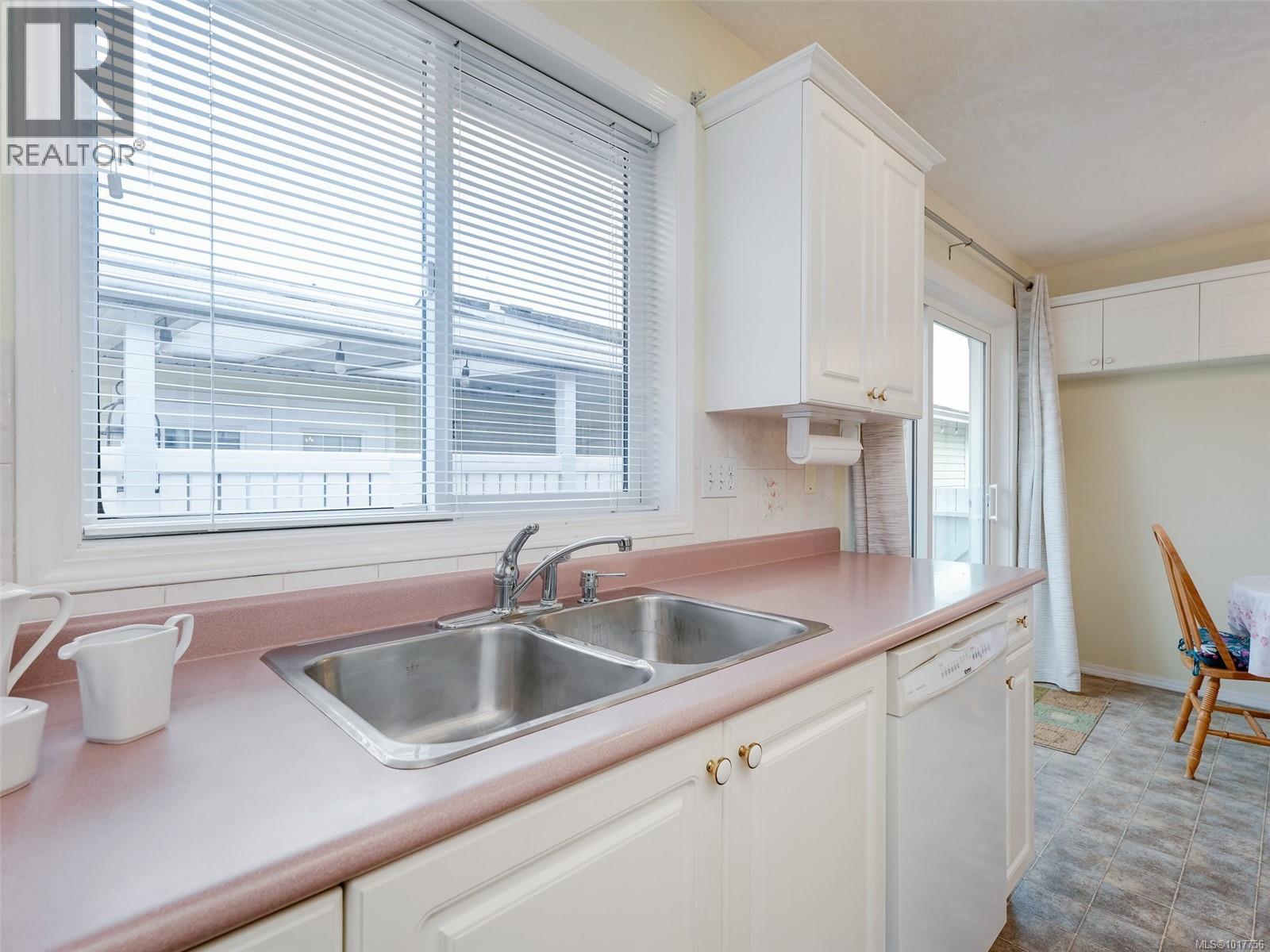 13 Eagle Lane, View Royal, British Columbia  V9A 7M2 - Photo 11 - 1017756