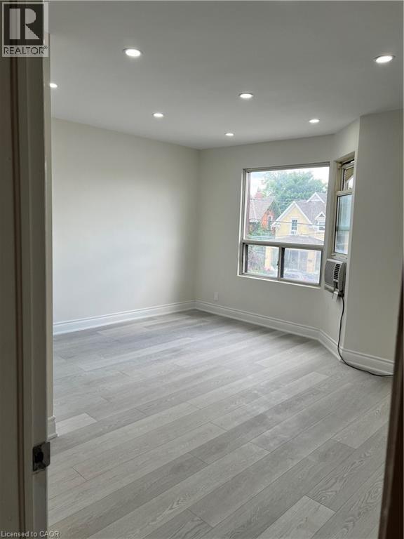 317 Duke Street W Unit# 6, Kitchener, Ontario  N2H 3X9 - Photo 5 - 40780227