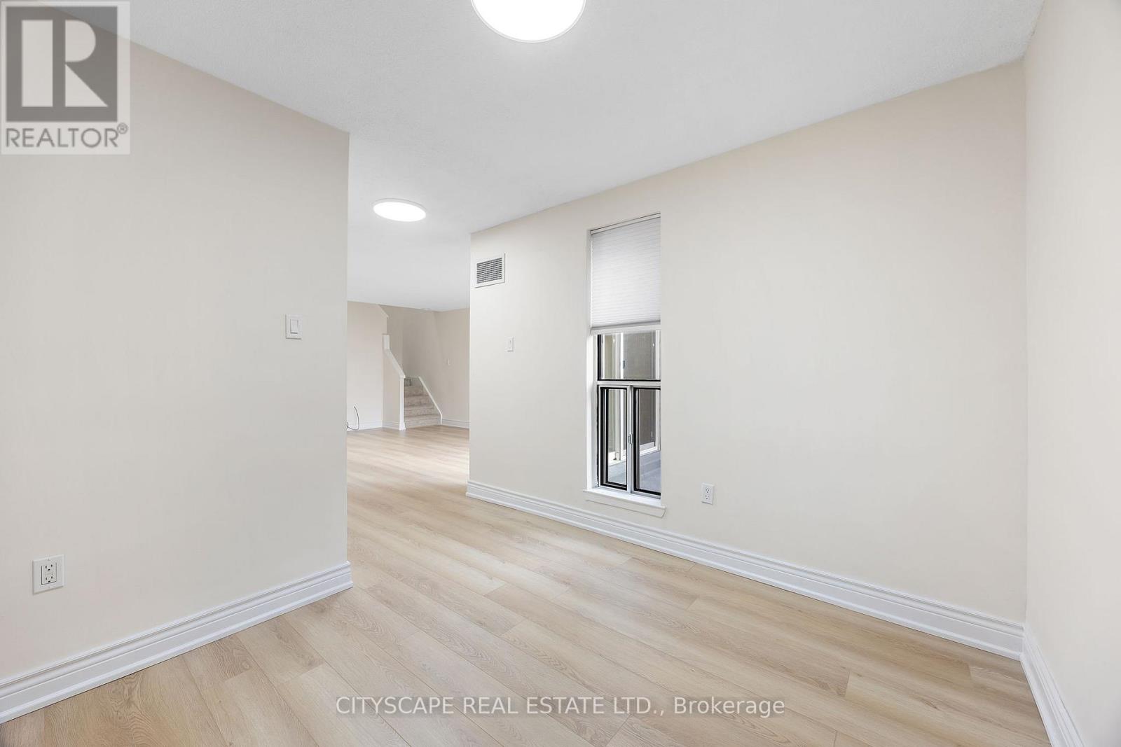 301 - 16 Elgin Street, Markham, Ontario  L3T 4T4 - Photo 12 - N12466977