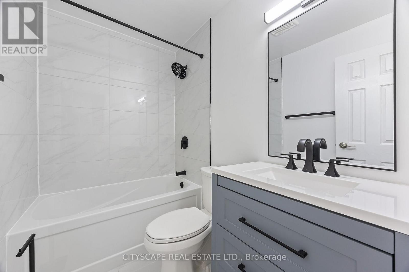 301 - 16 Elgin Street, Markham, Ontario  L3T 4T4 - Photo 13 - N12466977