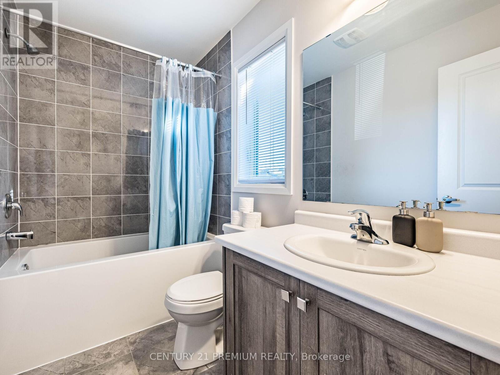 60 Yale Drive, Hamilton, Ontario  L0R 1W0 - Photo 28 - X12468782