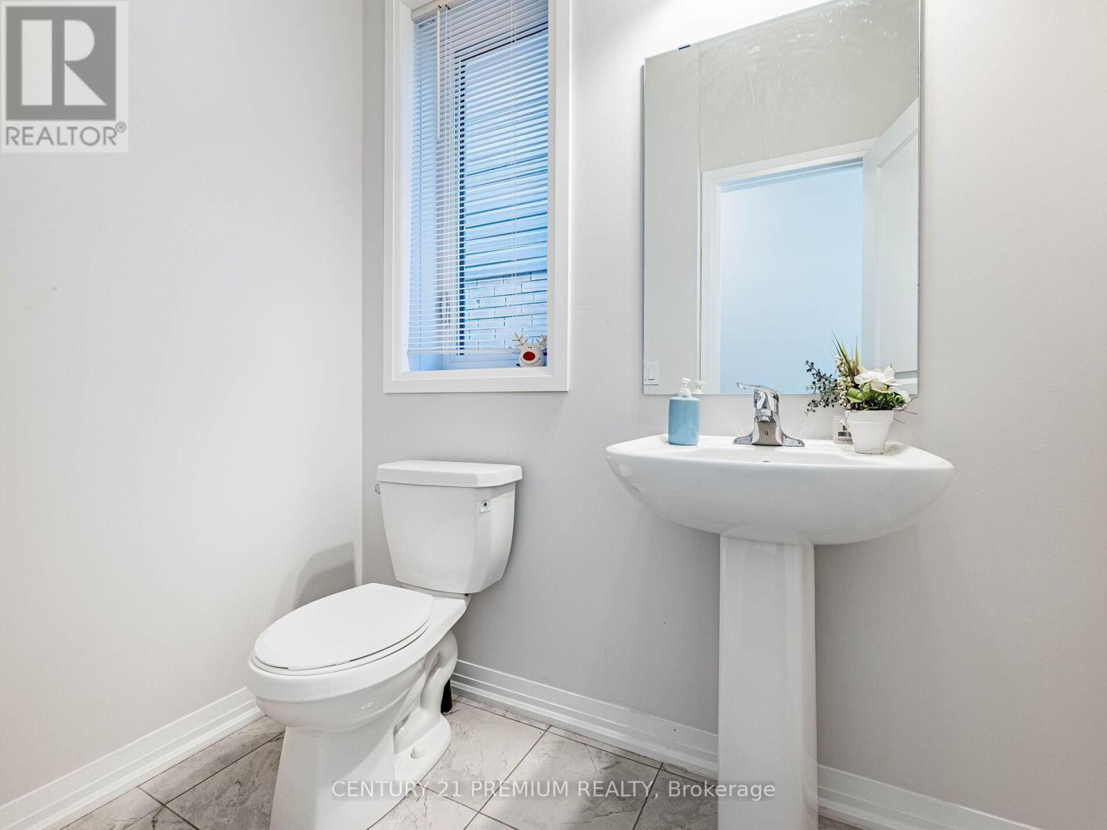 60 Yale Drive, Hamilton, Ontario  L0R 1W0 - Photo 6 - X12468782