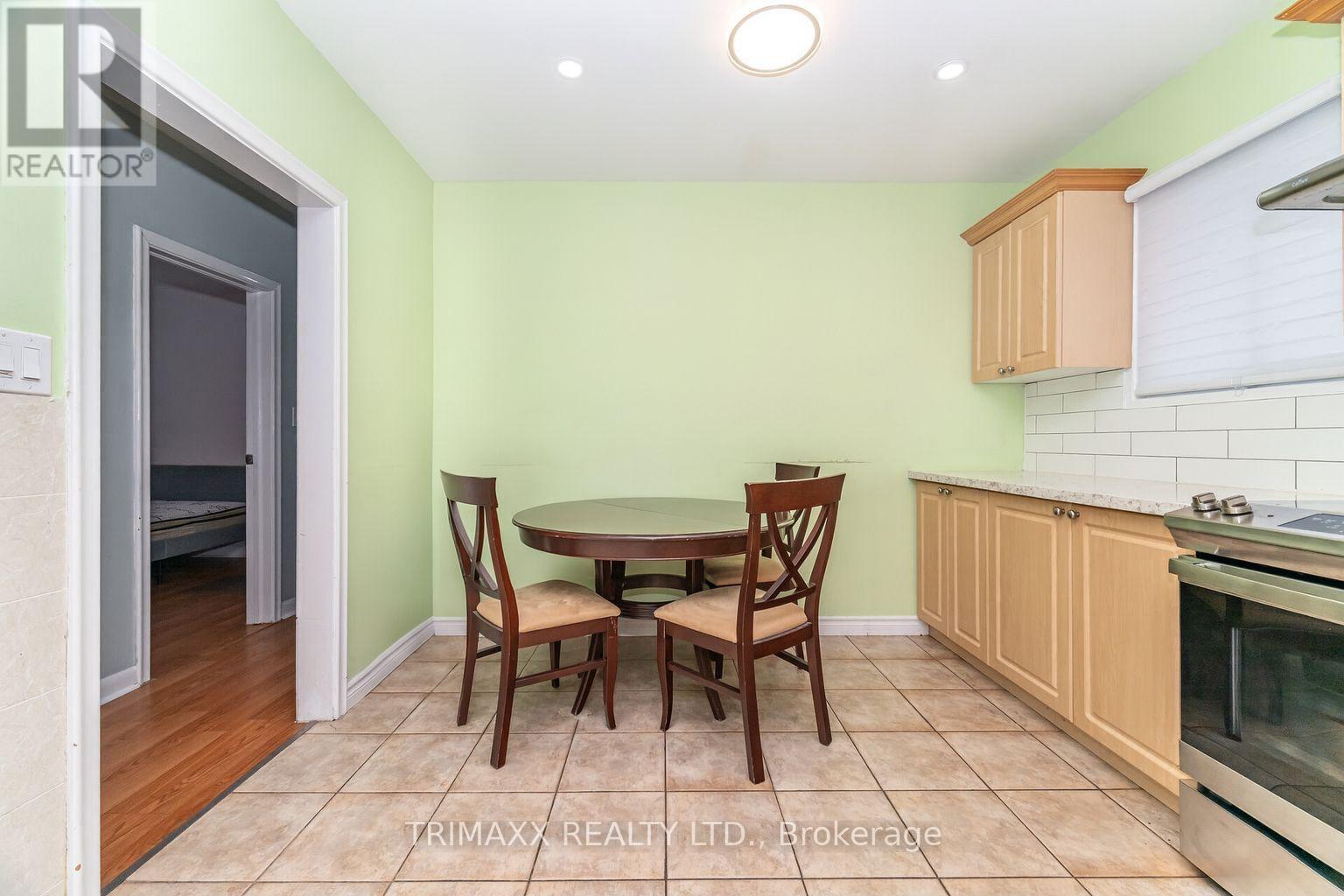 60 Parkdale Drive, Thorold, Ontario  L2V 2N6 - Photo 7 - X12468946