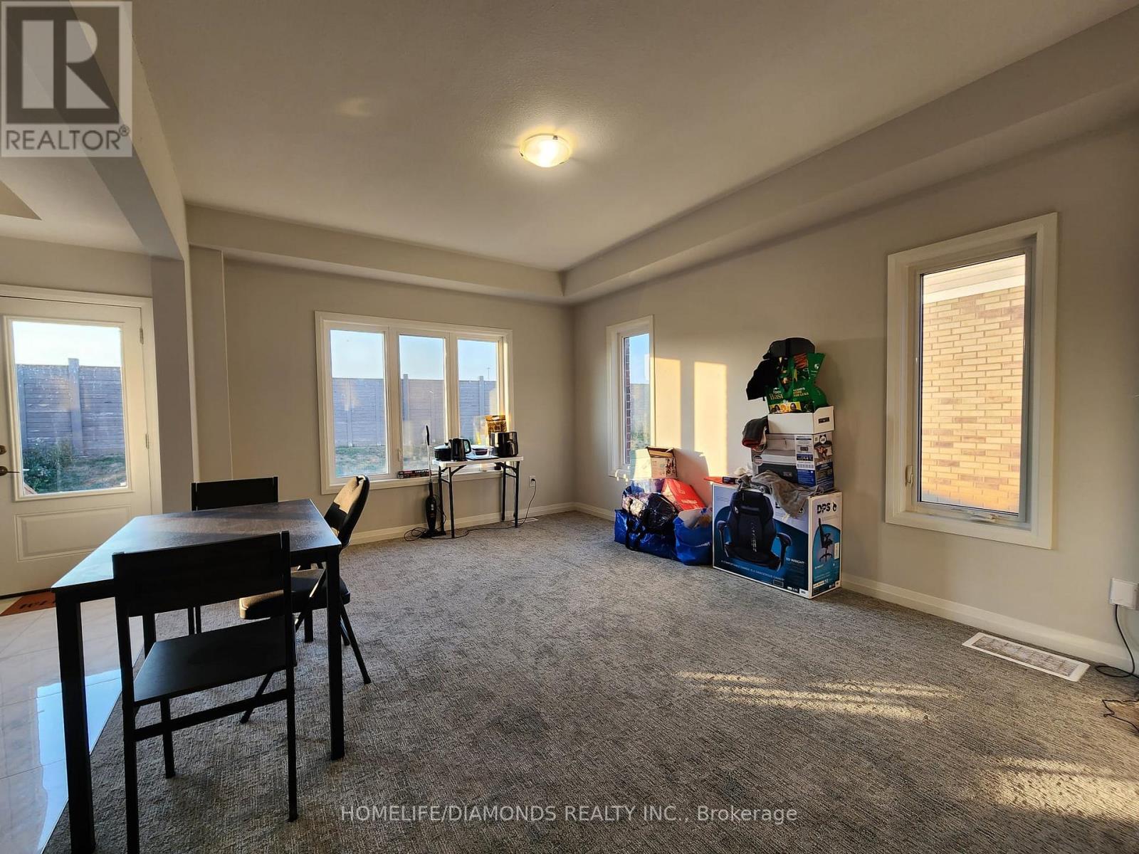 95 Bur Oak Drive, Thorold, Ontario  L2V 0L8 - Photo 3 - X12469020