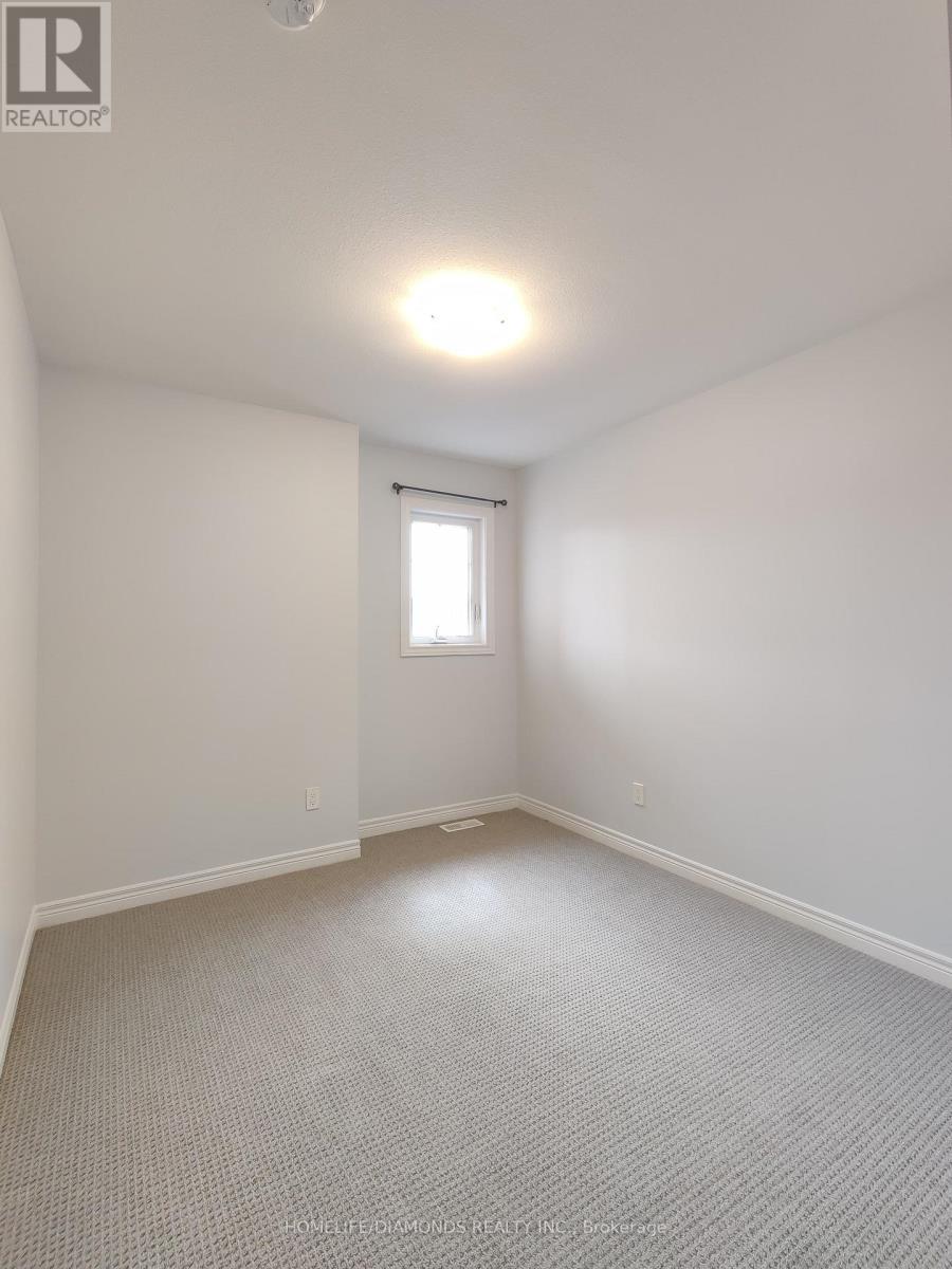 95 Bur Oak Drive, Thorold, Ontario  L2V 0L8 - Photo 4 - X12469020