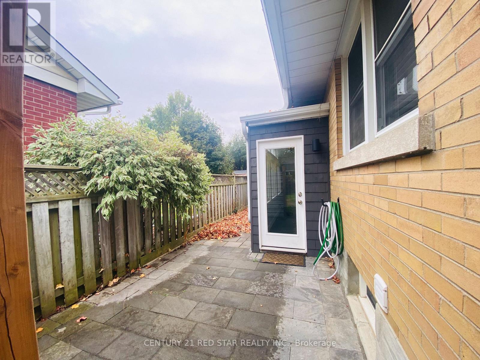 107 Ellis Crescent S, Waterloo, Ontario  N2J 2C1 - Photo 41 - X12468645