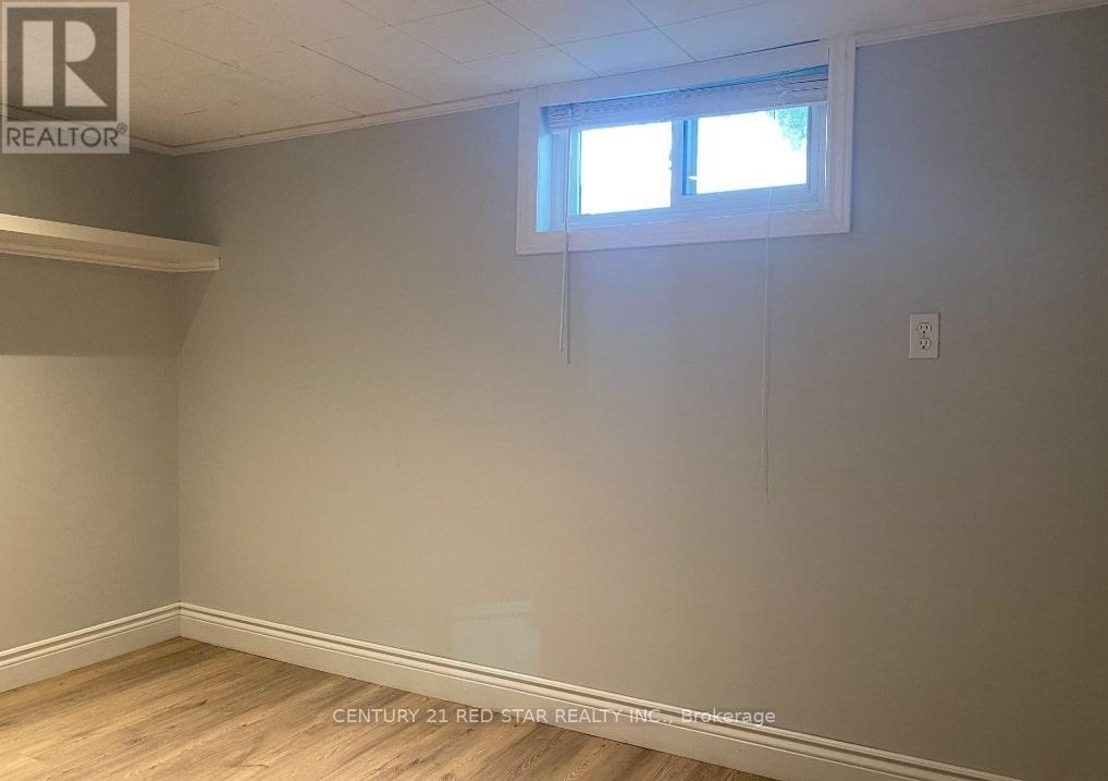 107 Ellis Crescent S, Waterloo, Ontario  N2J 2C1 - Photo 23 - X12468645