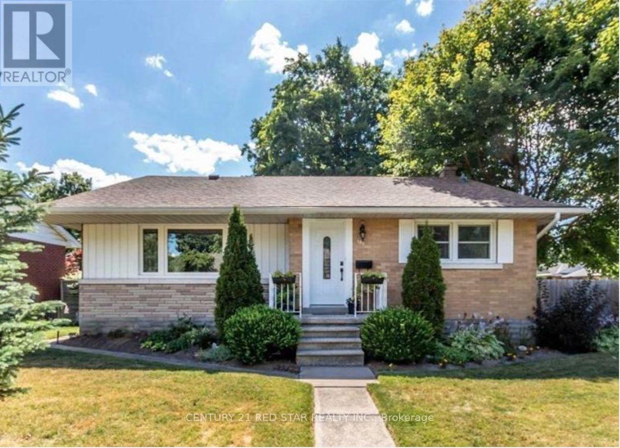 107 Ellis Crescent S, Waterloo, Ontario  N2J 2C1 - Photo 4 - X12468645