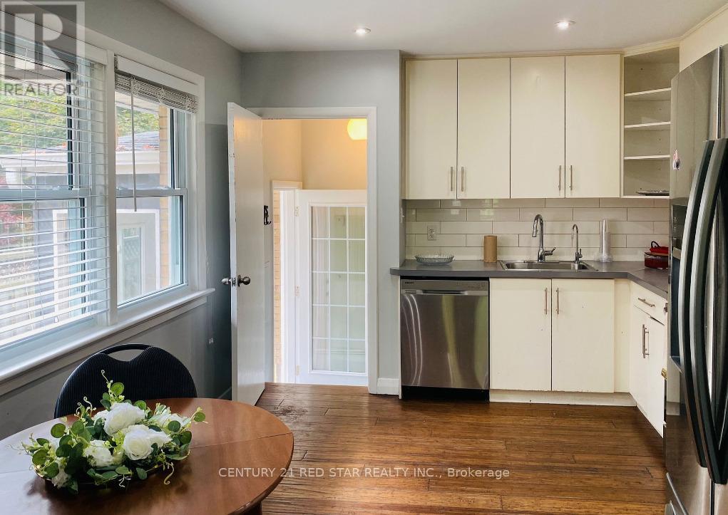 107 Ellis Crescent S, Waterloo, Ontario  N2J 2C1 - Photo 14 - X12468645