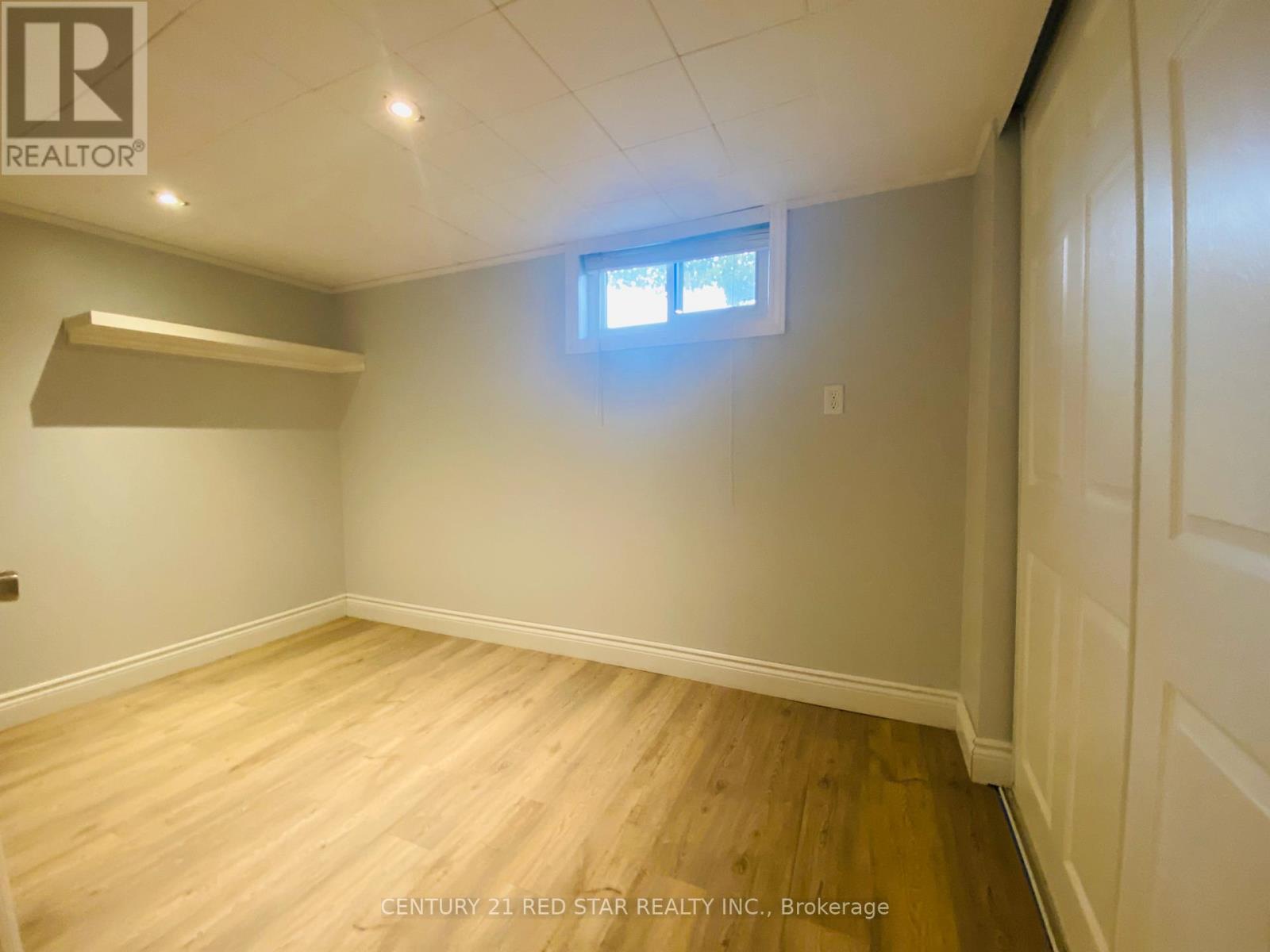 107 Ellis Crescent S, Waterloo, Ontario  N2J 2C1 - Photo 24 - X12468645