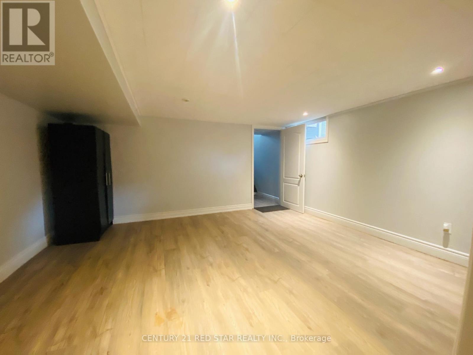 107 Ellis Crescent S, Waterloo, Ontario  N2J 2C1 - Photo 31 - X12468645