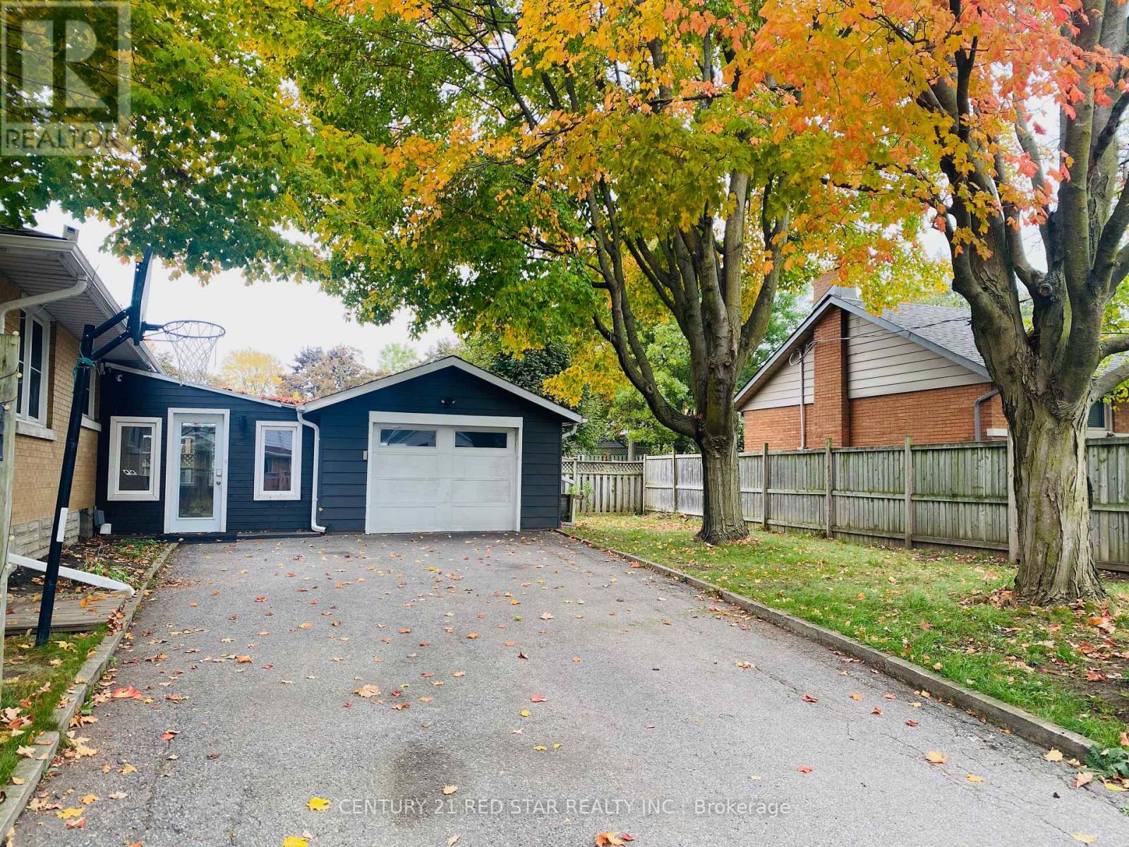 107 Ellis Crescent S, Waterloo, Ontario  N2J 2C1 - Photo 5 - X12468645