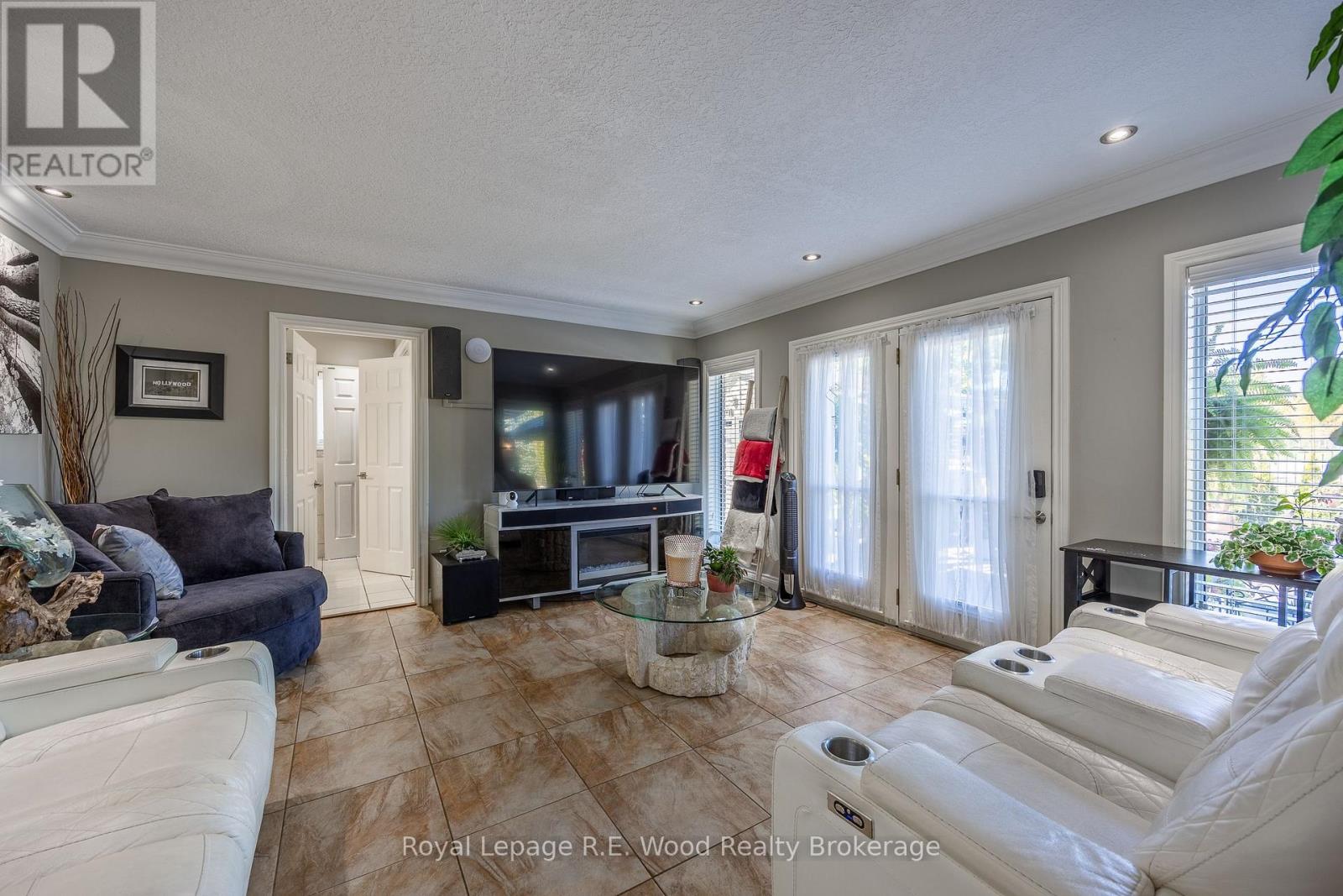 21 Thomas Avenue, Tillsonburg, Ontario  N4G 5K8 - Photo 12 - X12469105