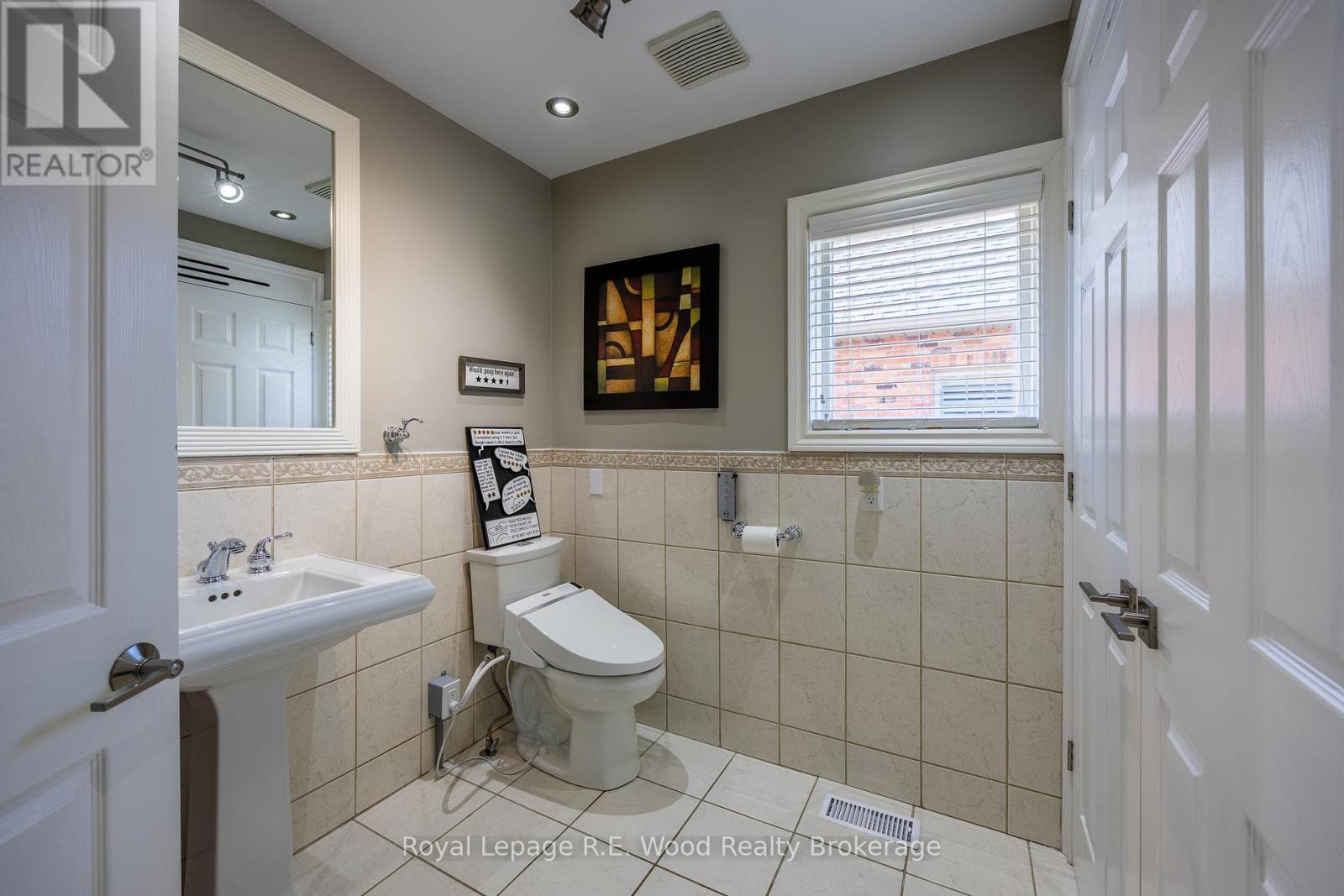 21 Thomas Avenue, Tillsonburg, Ontario  N4G 5K8 - Photo 14 - X12469105
