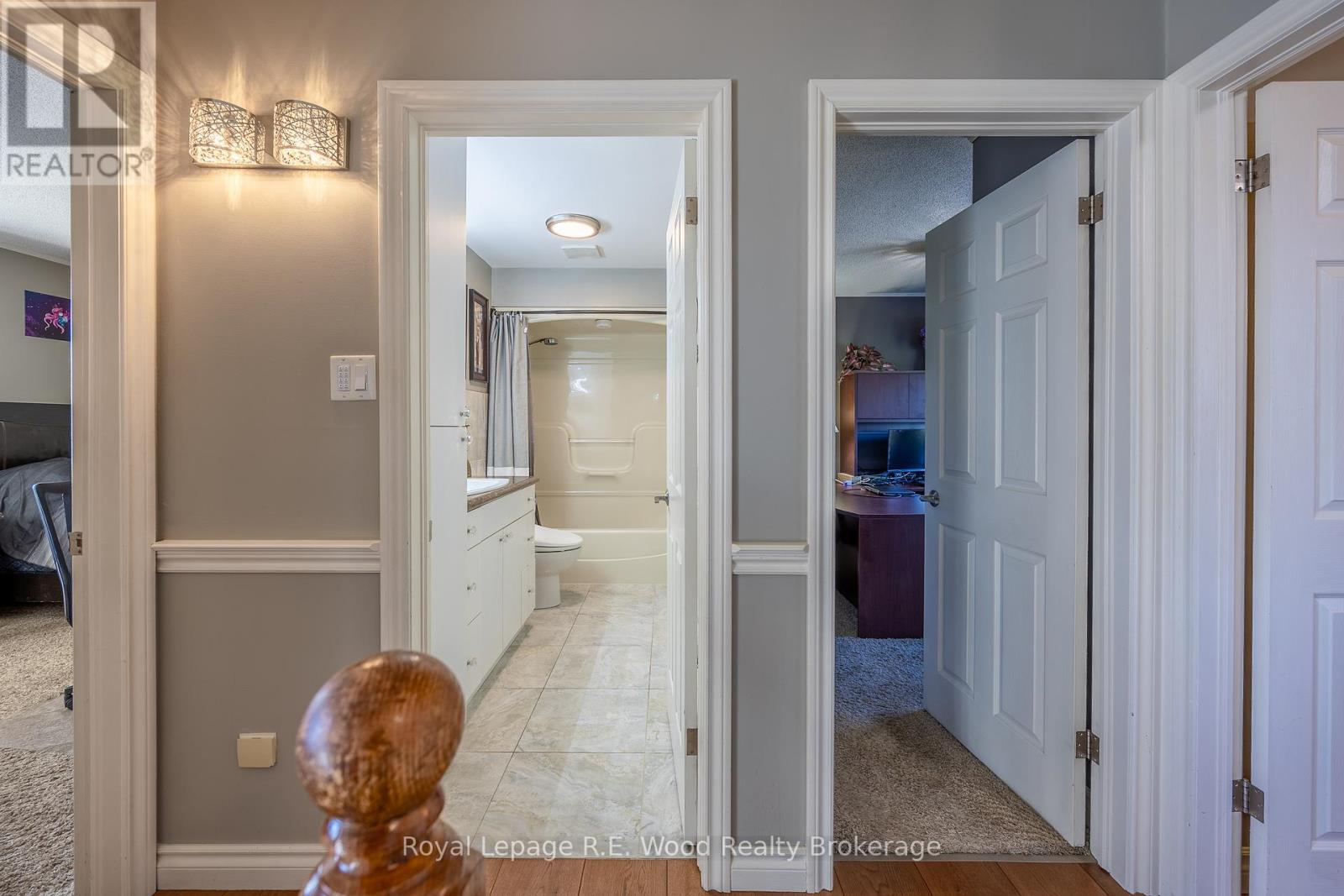 21 Thomas Avenue, Tillsonburg, Ontario  N4G 5K8 - Photo 16 - X12469105