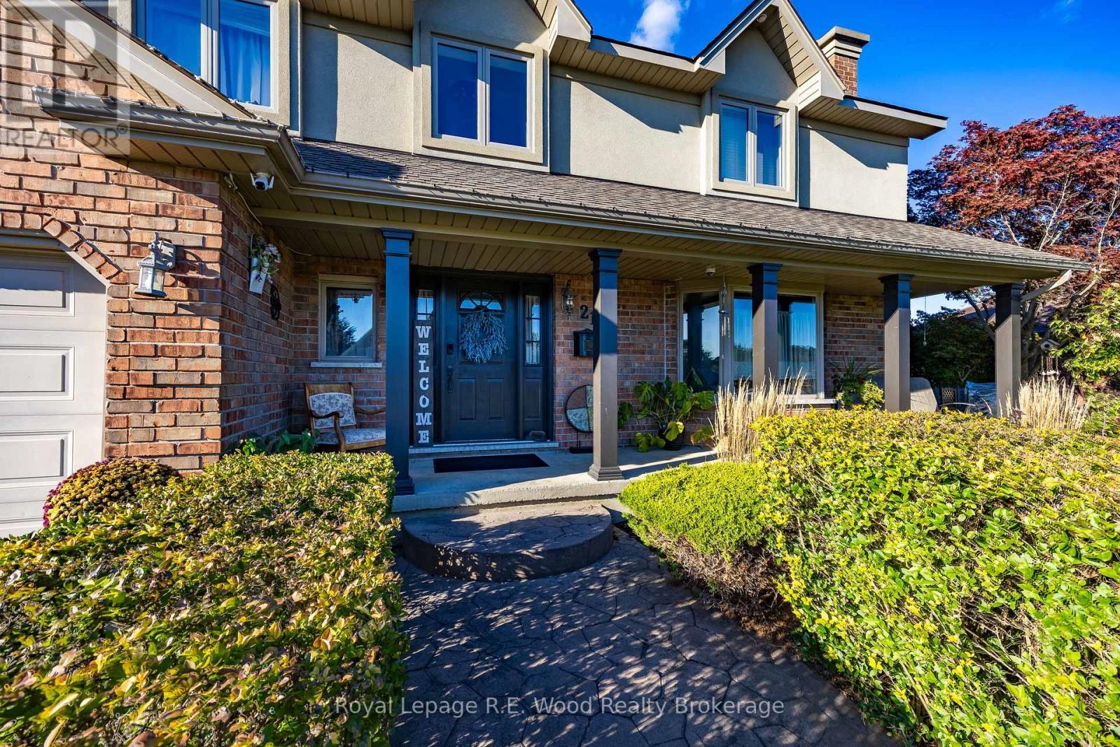 21 Thomas Avenue, Tillsonburg, Ontario  N4G 5K8 - Photo 3 - X12469105
