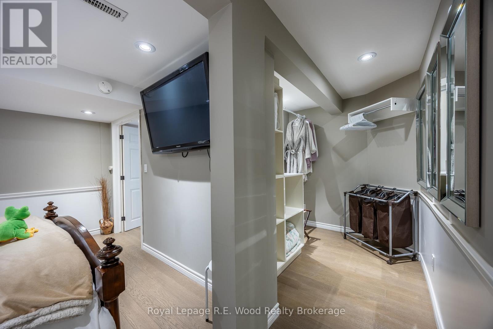 21 Thomas Avenue, Tillsonburg, Ontario  N4G 5K8 - Photo 34 - X12469105