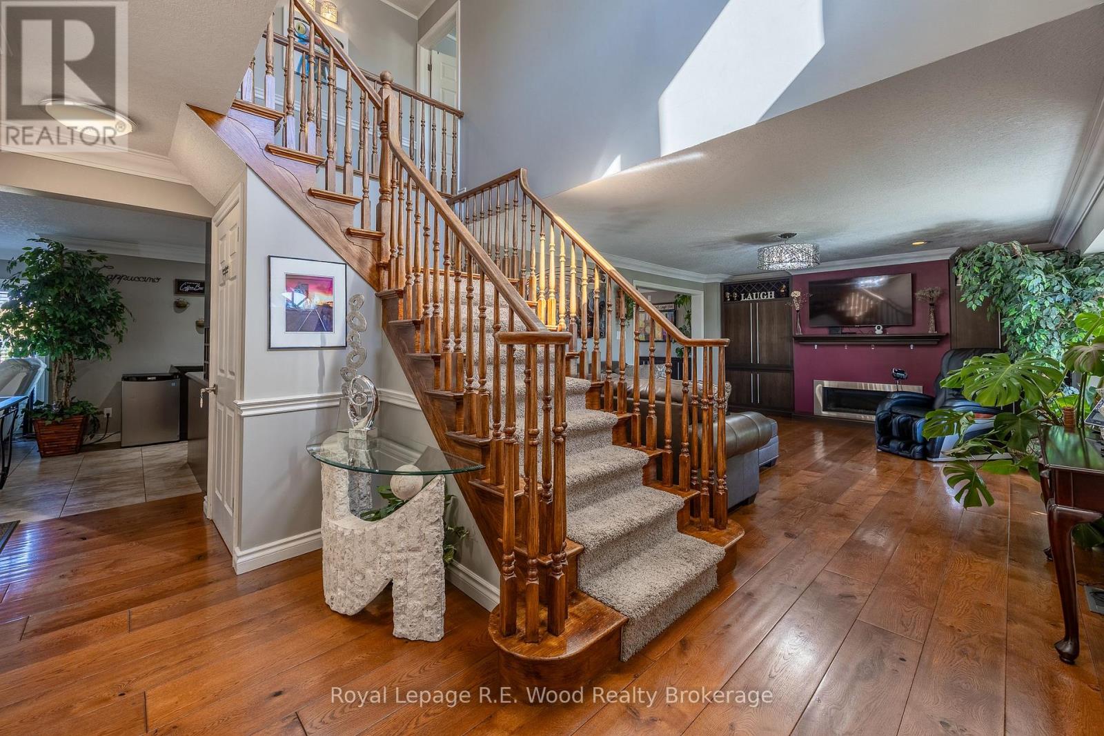 21 Thomas Avenue, Tillsonburg, Ontario  N4G 5K8 - Photo 4 - X12469105