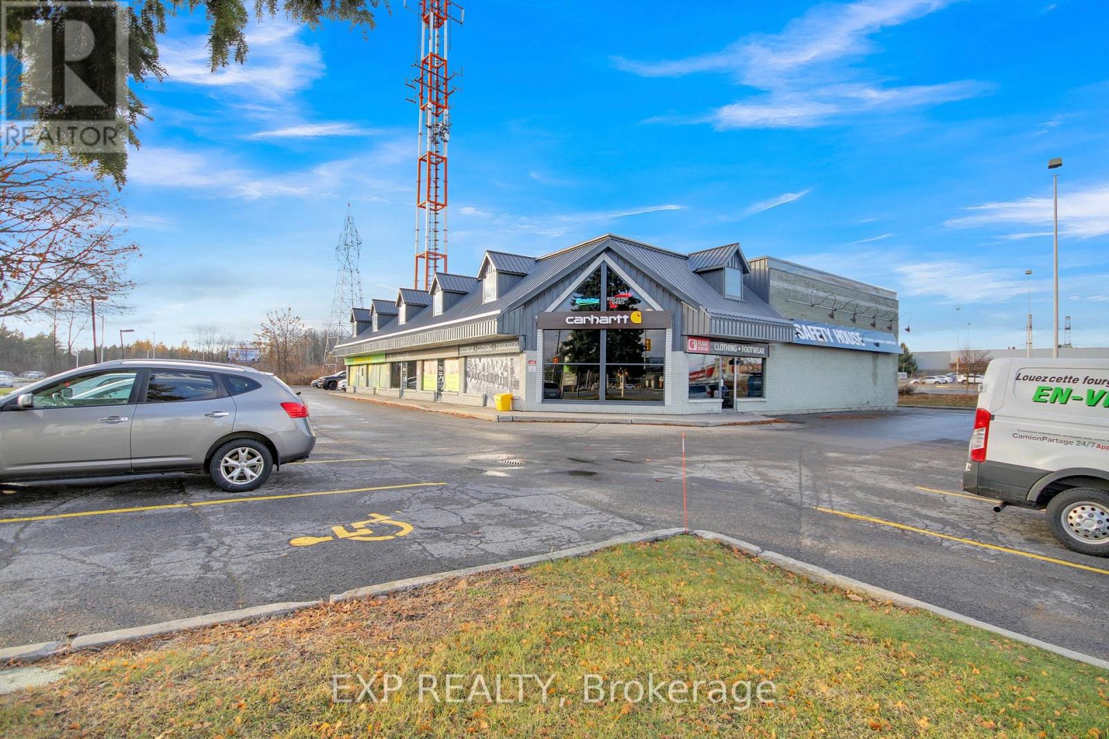 595 West Hunt Club Road, Ottawa, Ontario  K2G 5X6 - Photo 2 - X12449971