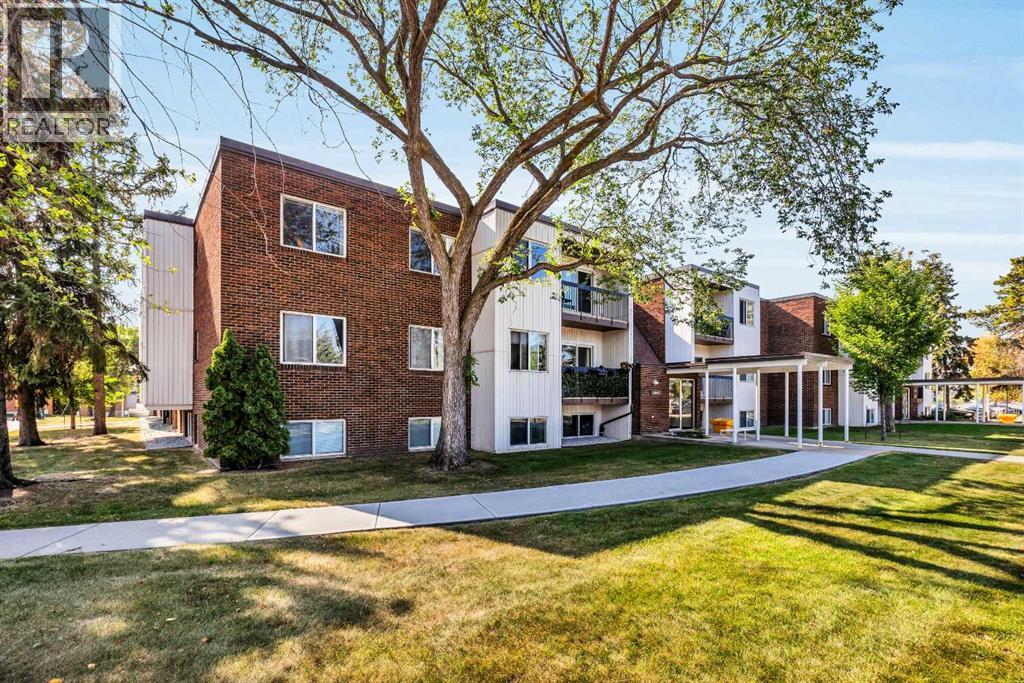 303, 11445 41 Avenue Nw, Edmonton, Alberta  T6J 0T9 - Photo 2 - A2258762