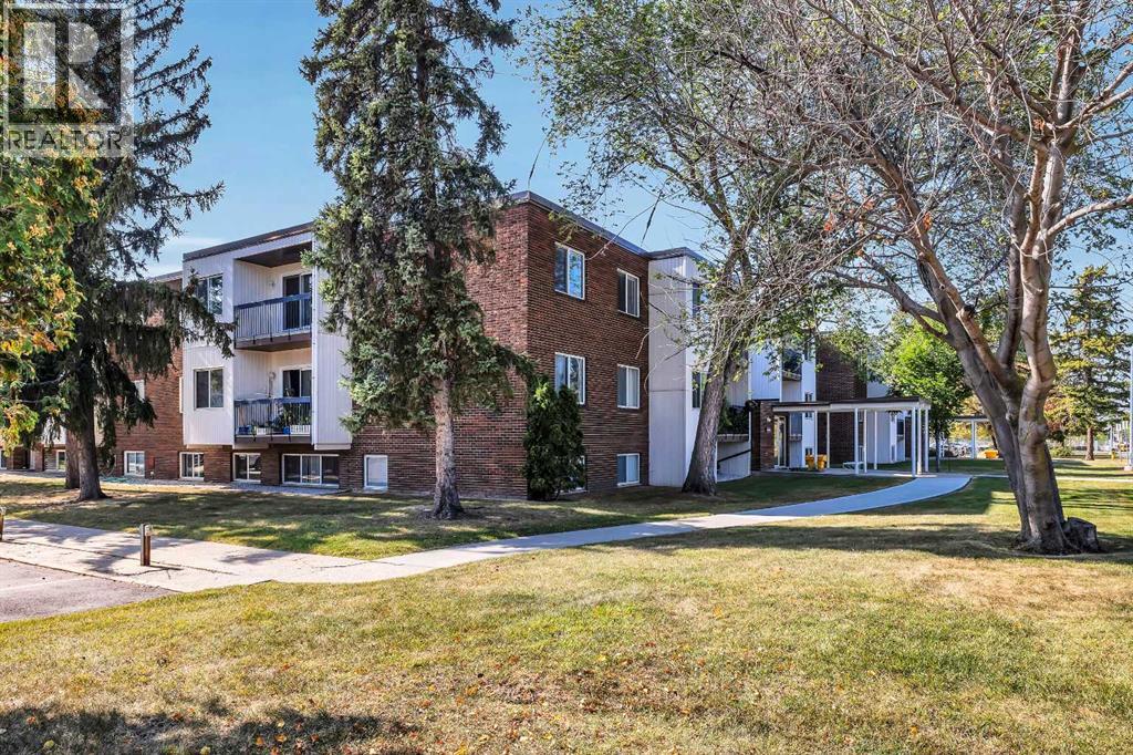 303, 11445 41 Avenue Nw, Edmonton, Alberta  T6J 0T9 - Photo 3 - A2258762